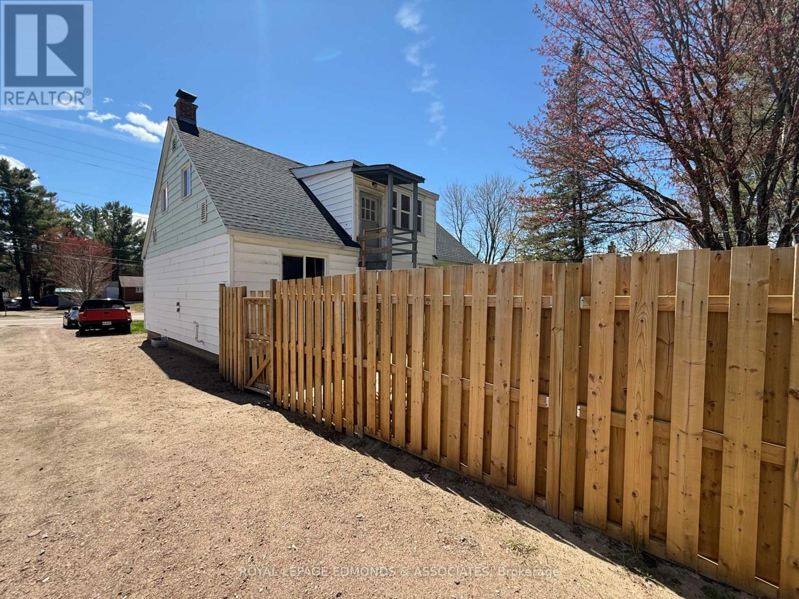 












13 PLANT ROAD

,
Laurentian Hills,




Ontario
K0J1J0

