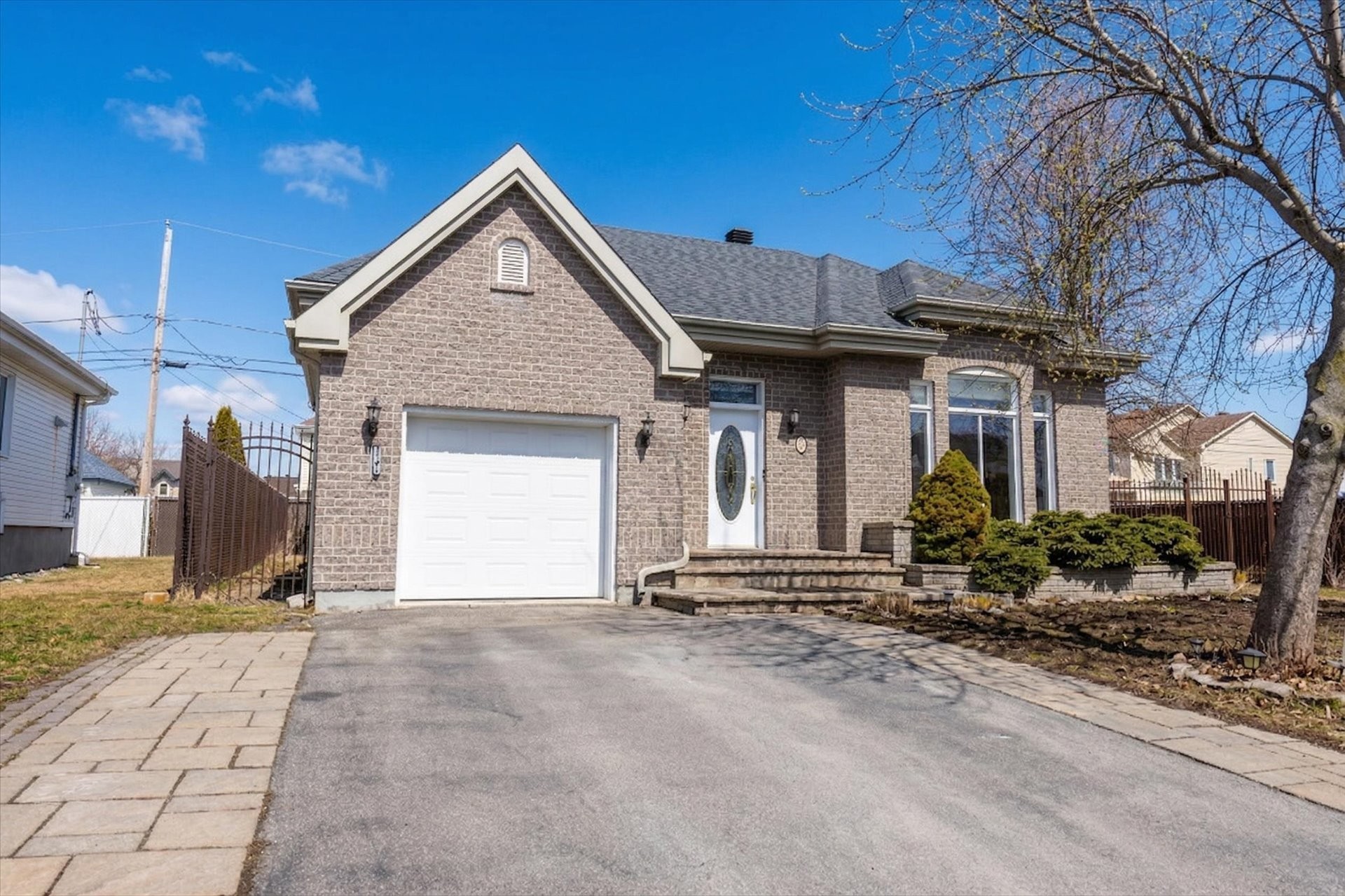 









42


Rue Louise-Josephte

,
Vaudreuil-Dorion,




QC
J7V9R6

