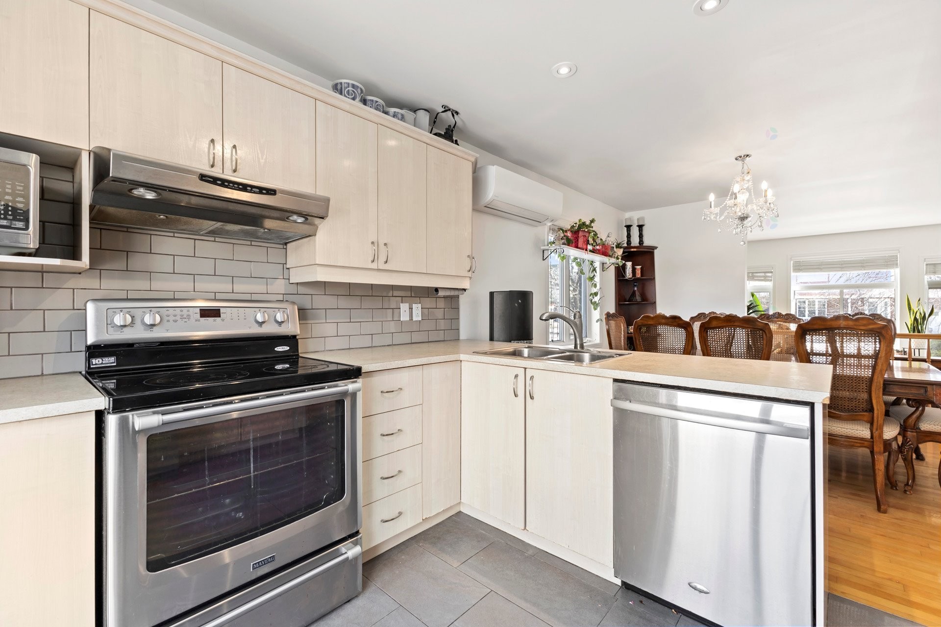 









42


Rue Louise-Josephte

,
Vaudreuil-Dorion,




QC
J7V9R6

