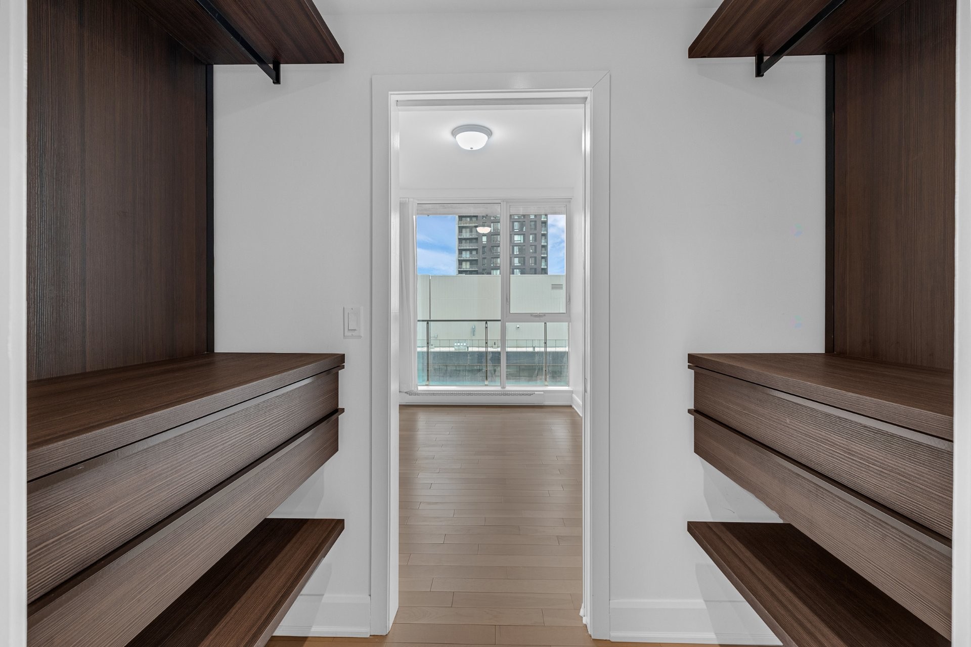 









1310


Boul. René-Lévesque O.

, 2506,
Montréal (Ville-Marie),




QC
H3B0B8

