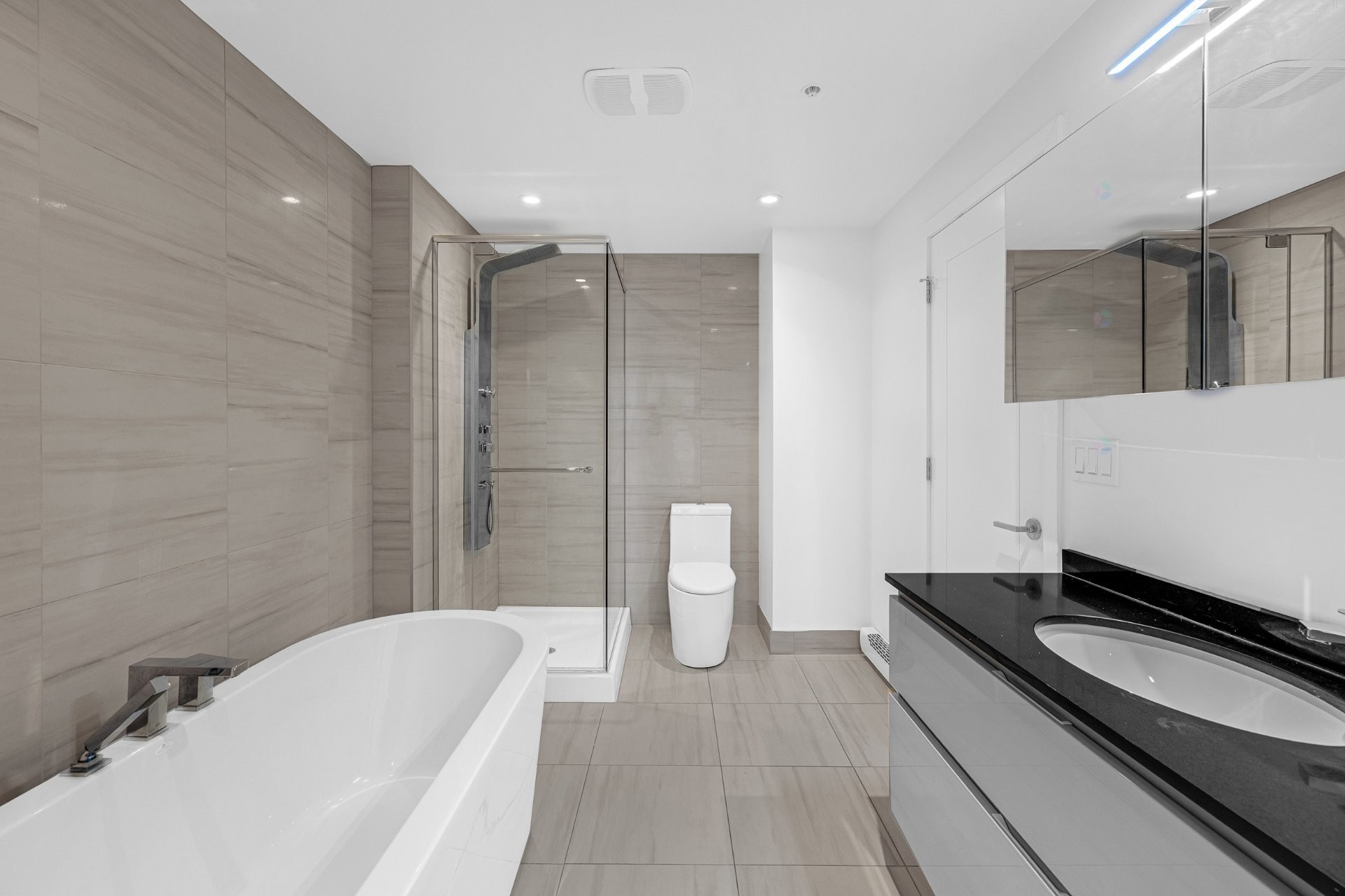 









1310


Boul. René-Lévesque O.

, 2506,
Montréal (Ville-Marie),




QC
H3B0B8

