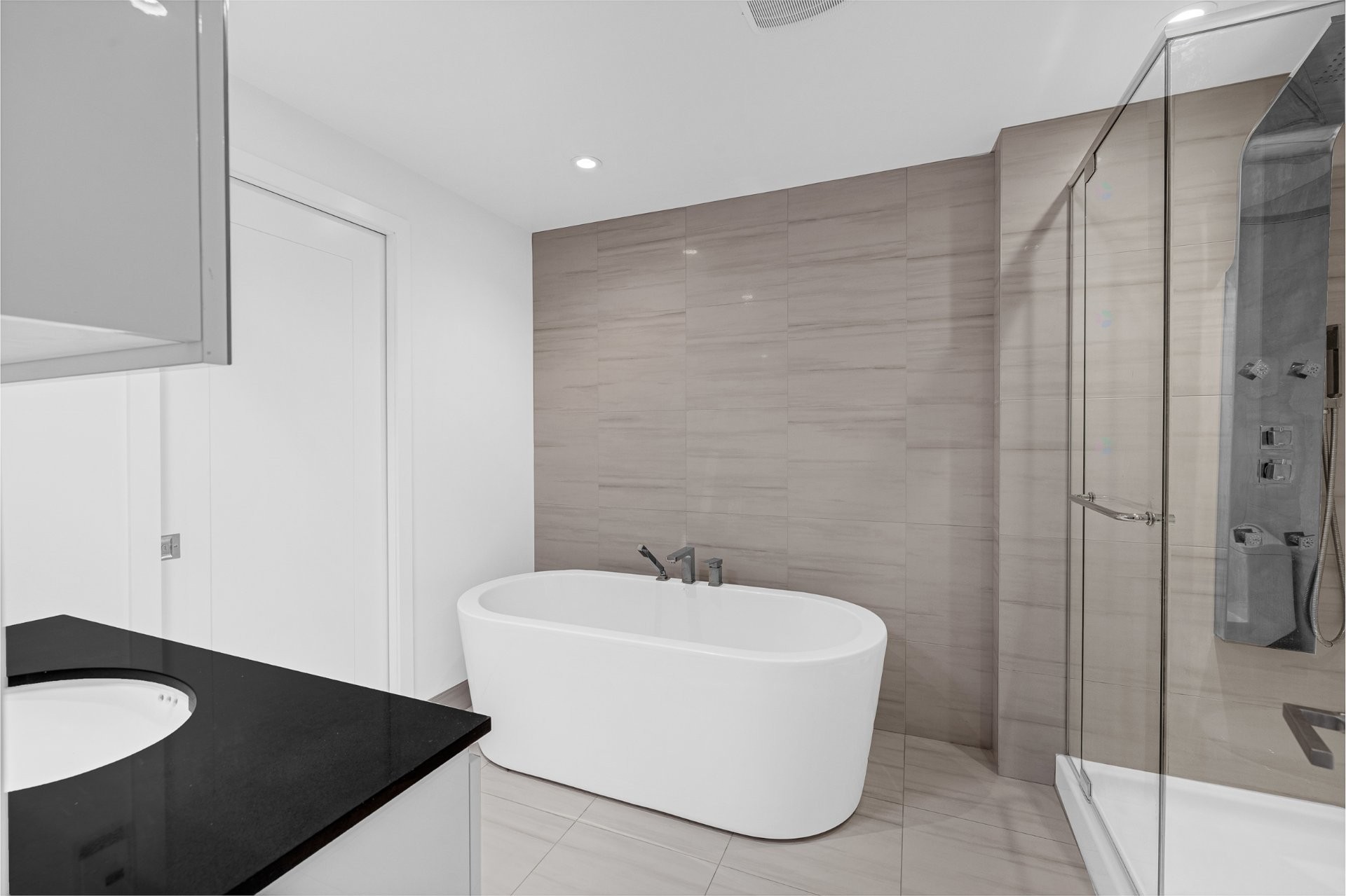 









1310


Boul. René-Lévesque O.

, 2506,
Montréal (Ville-Marie),




QC
H3B0B8

