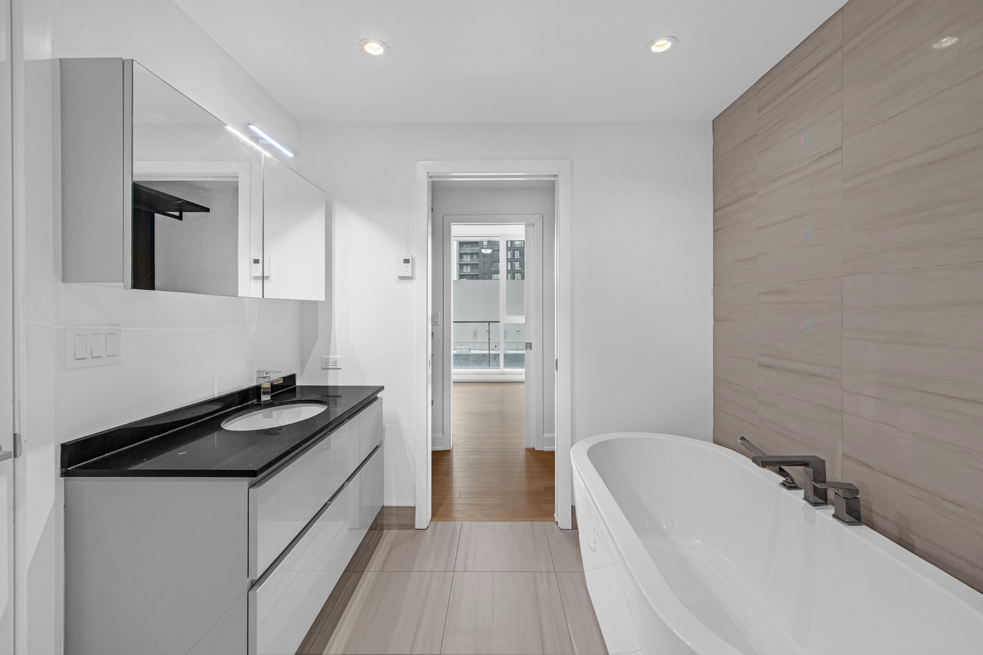 









1310


Boul. René-Lévesque O.

, 2506,
Montréal (Ville-Marie),




QC
H3B0B8

