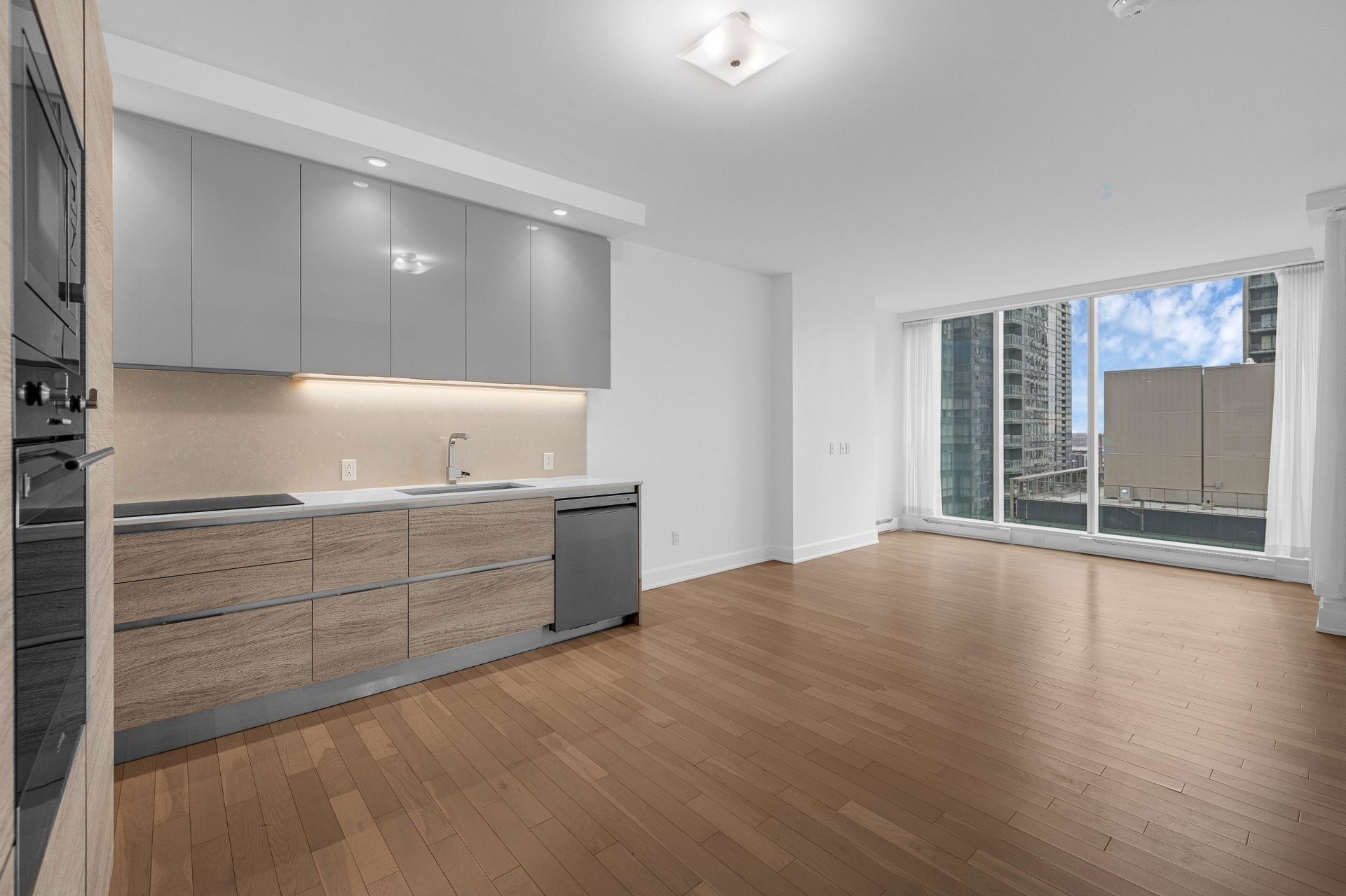 









1310


Boul. René-Lévesque O.

, 2506,
Montréal (Ville-Marie),




QC
H3B0B8

