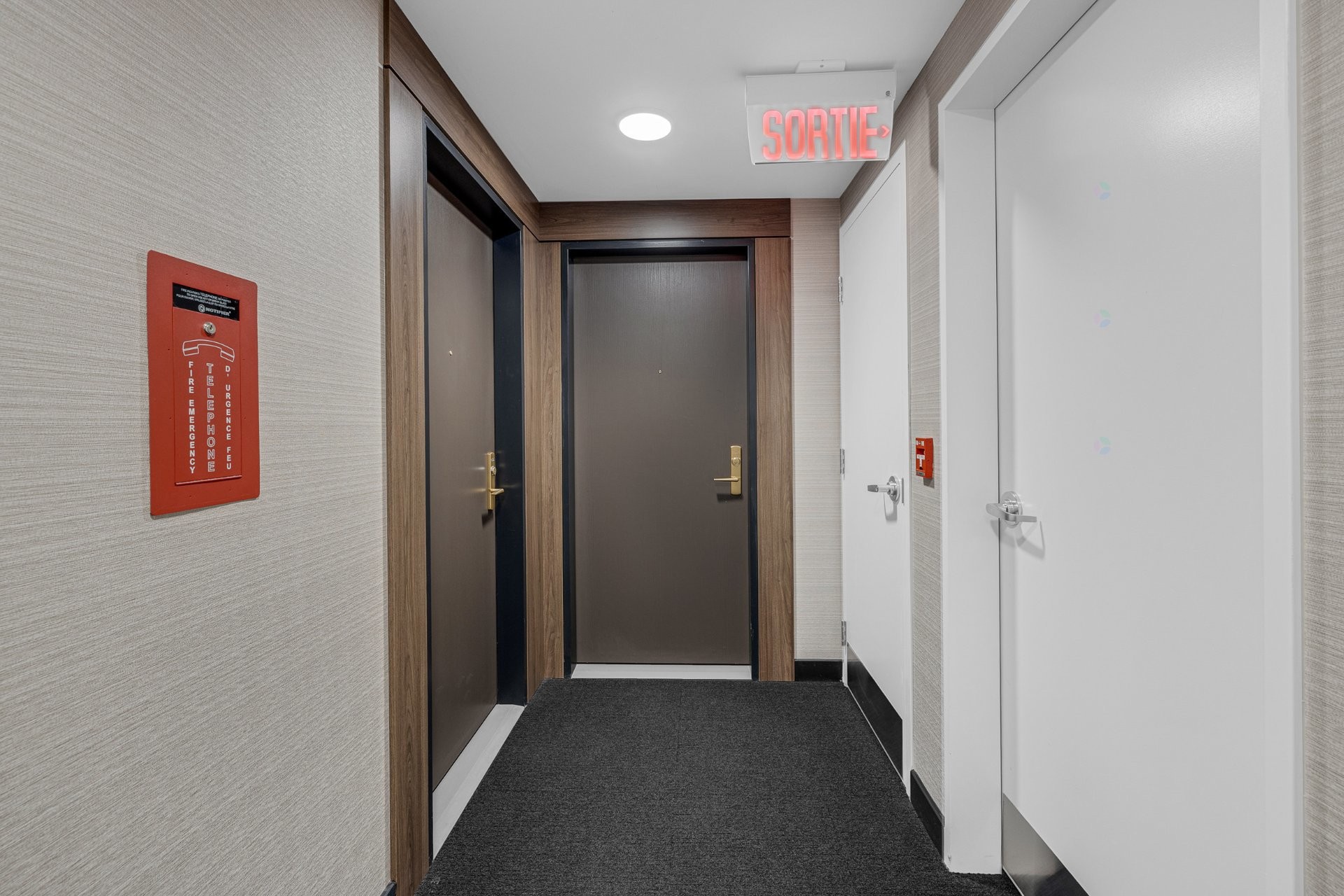 









1310


Boul. René-Lévesque O.

, 2506,
Montréal (Ville-Marie),




QC
H3B0B8

