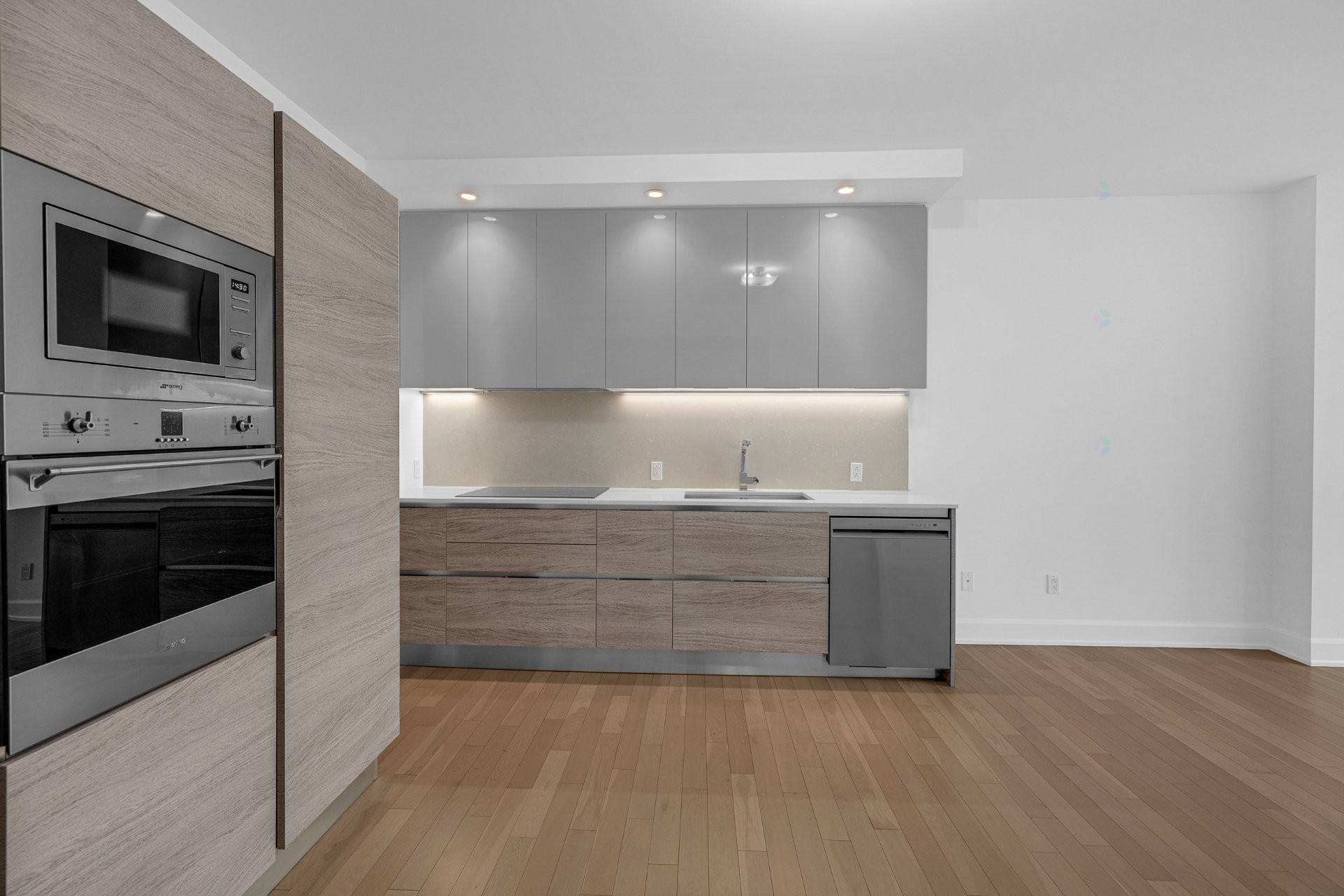 









1310


Boul. René-Lévesque O.

, 2506,
Montréal (Ville-Marie),




QC
H3B0B8

