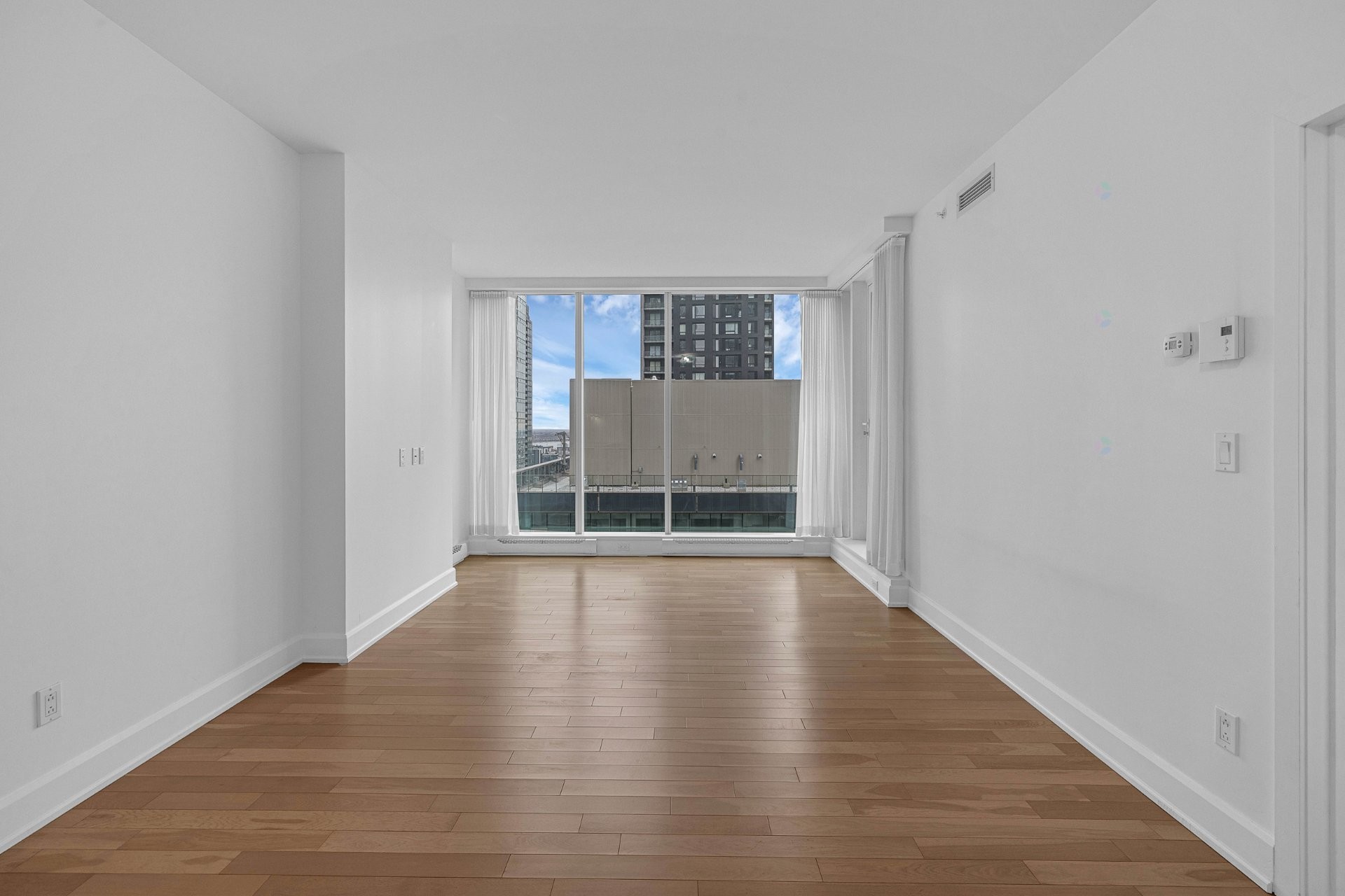 









1310


Boul. René-Lévesque O.

, 2506,
Montréal (Ville-Marie),




QC
H3B0B8

