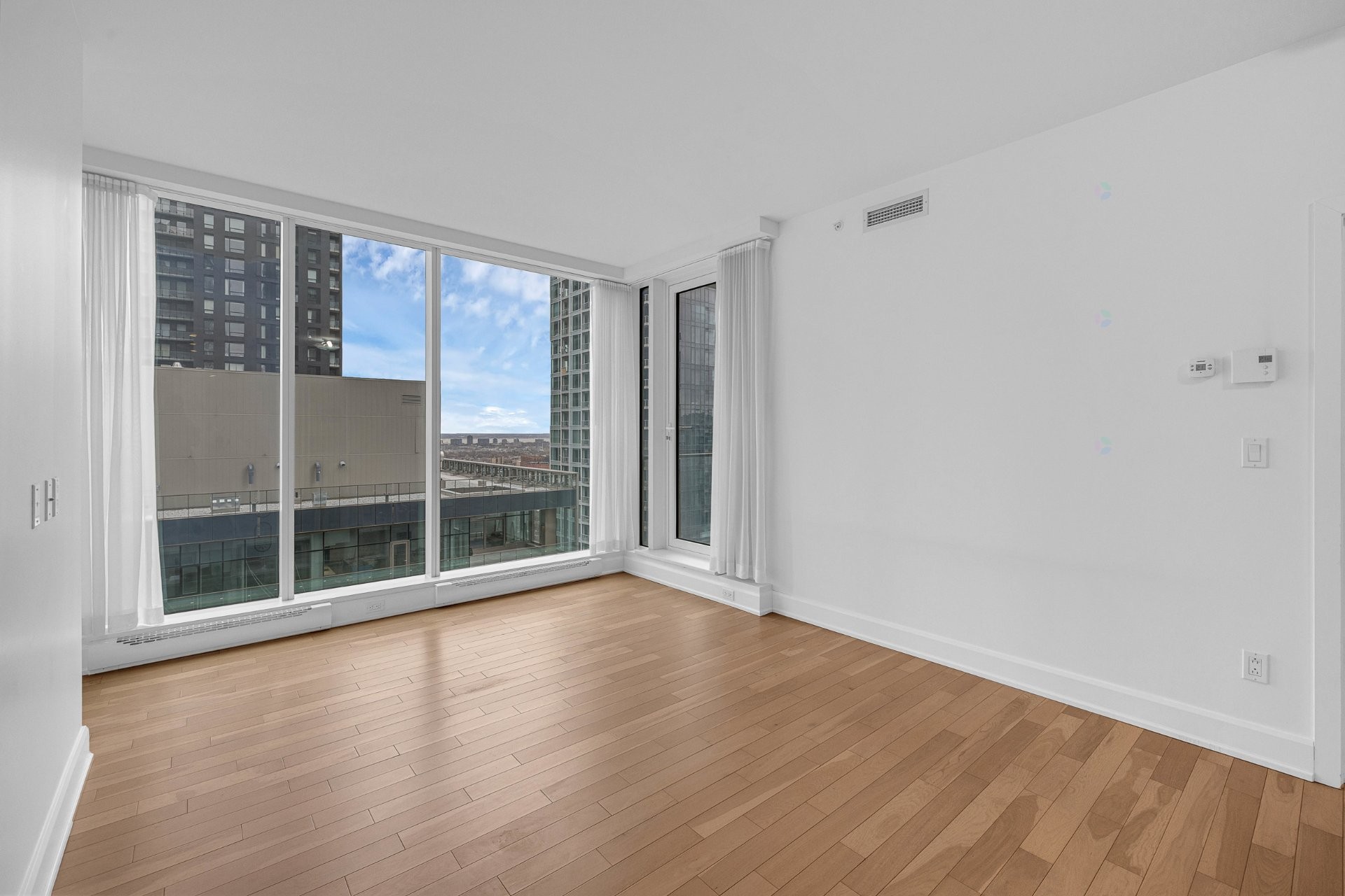 









1310


Boul. René-Lévesque O.

, 2506,
Montréal (Ville-Marie),




QC
H3B0B8

