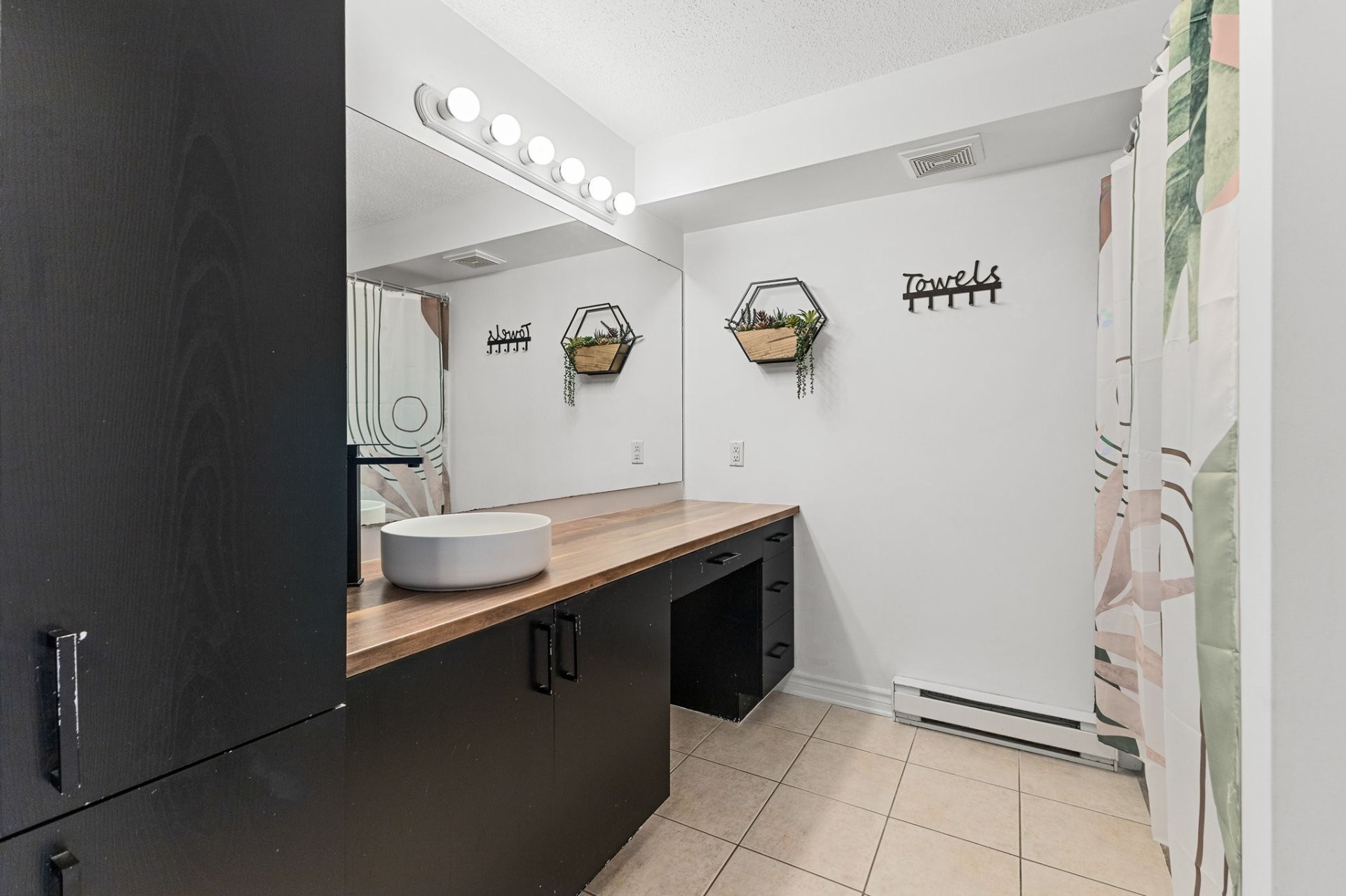 









240


Rue Henri-Matisse

, 8,
Gatineau (Gatineau),




QC
J8P0A3

