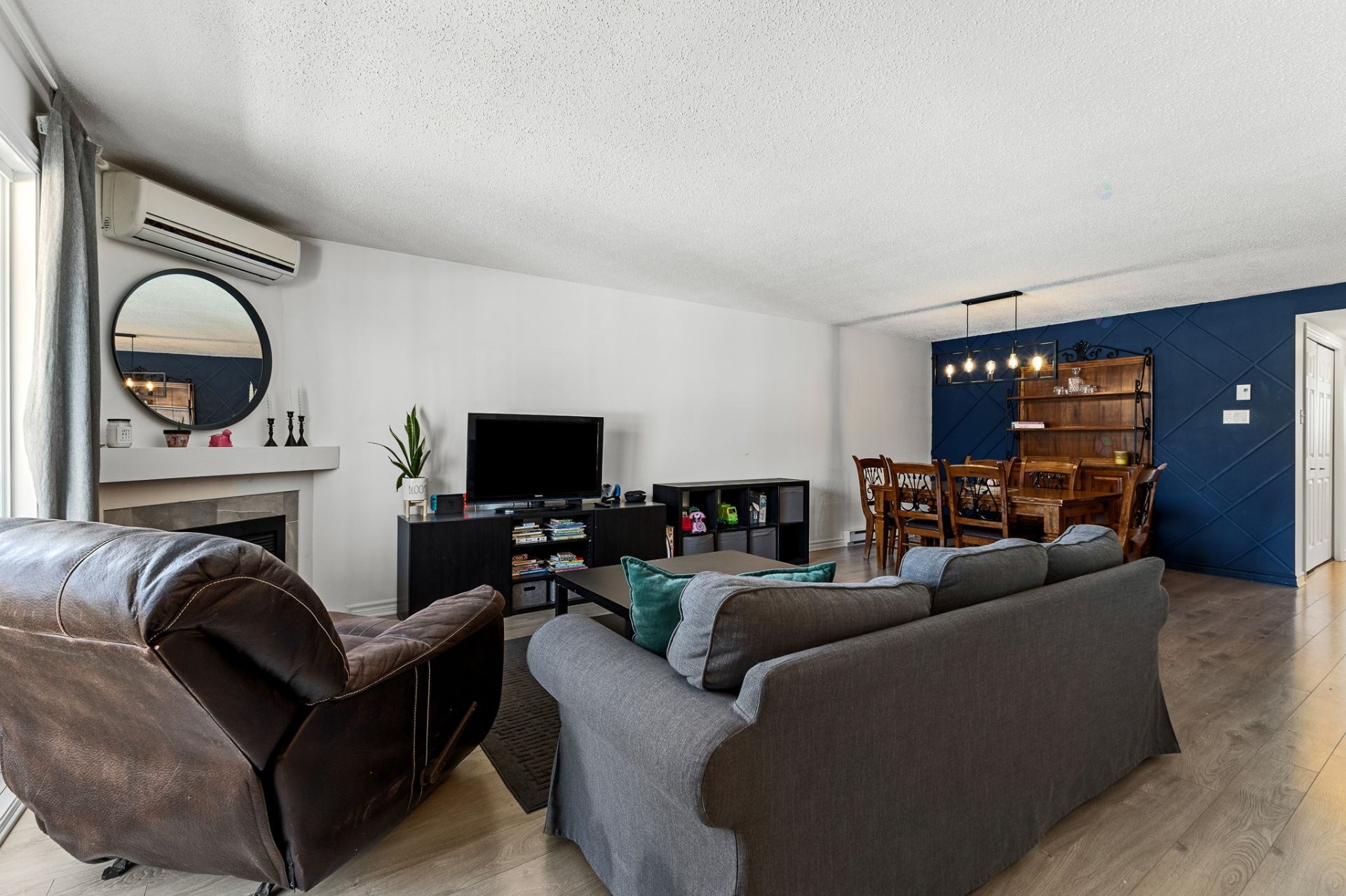 









240


Rue Henri-Matisse

, 8,
Gatineau (Gatineau),




QC
J8P0A3

