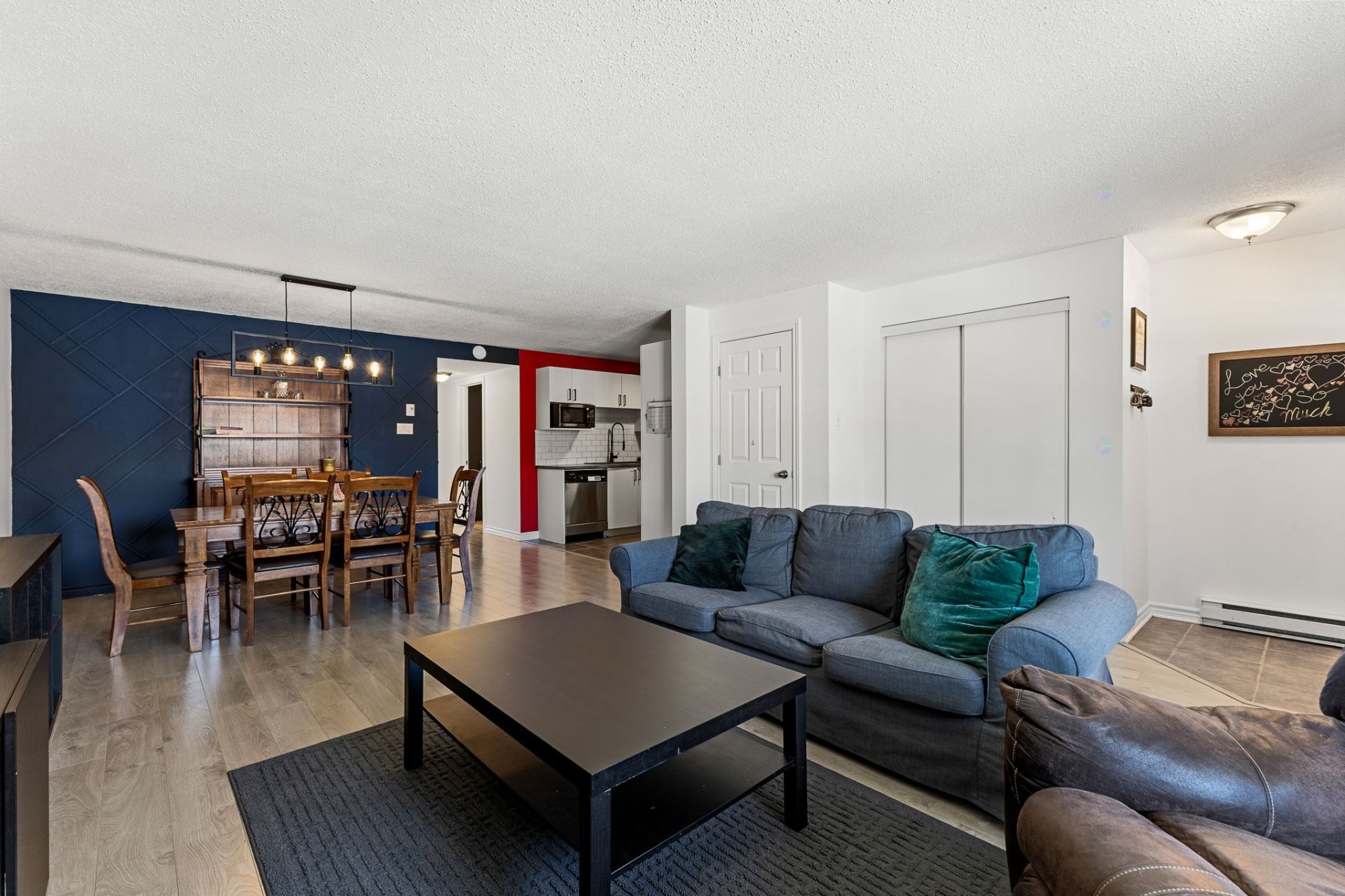 









240


Rue Henri-Matisse

, 8,
Gatineau (Gatineau),




QC
J8P0A3

