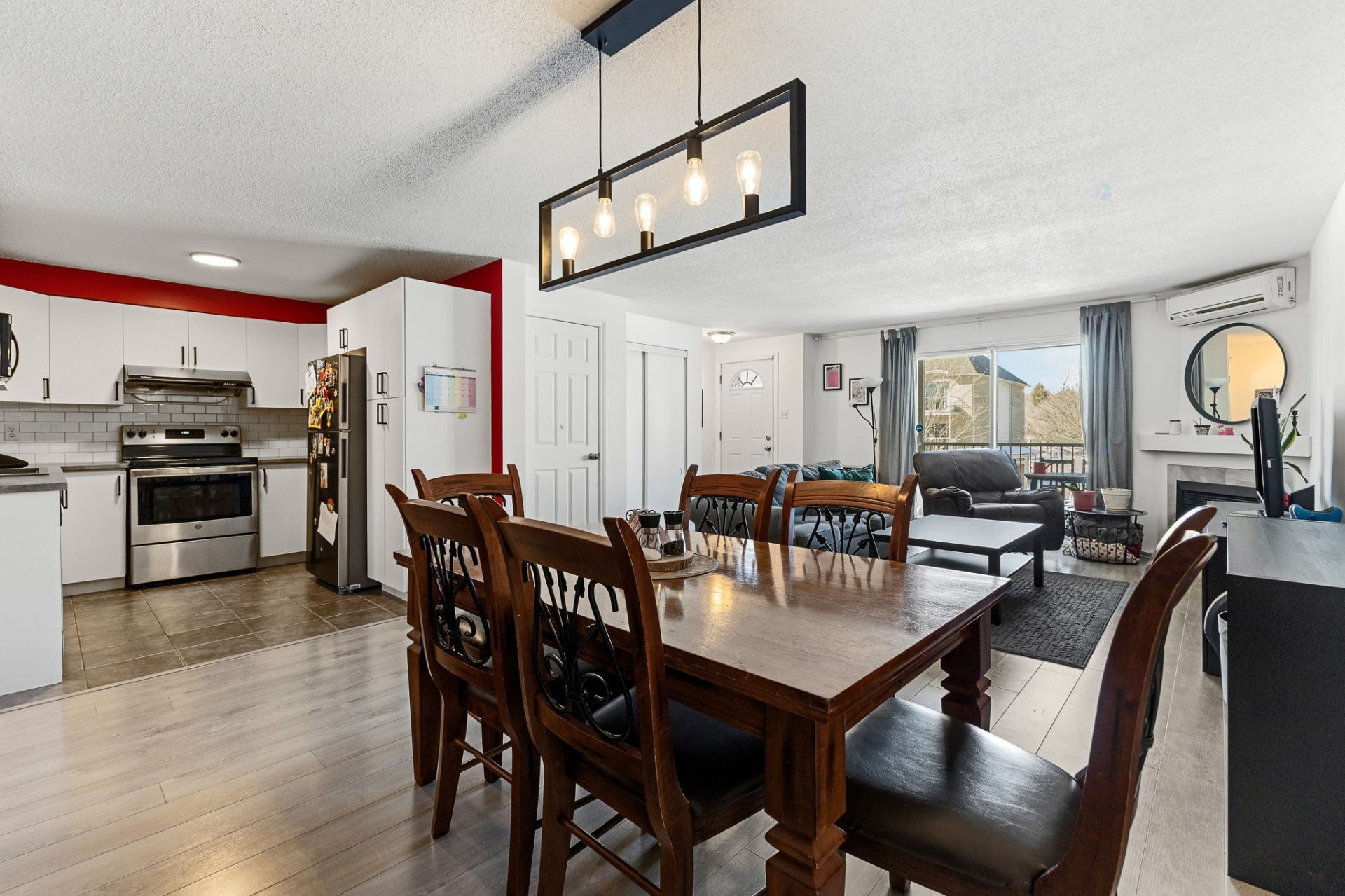 









240


Rue Henri-Matisse

, 8,
Gatineau (Gatineau),




QC
J8P0A3

