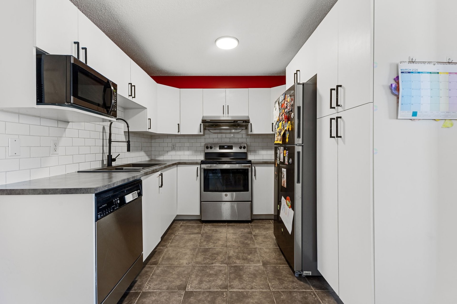 









240


Rue Henri-Matisse

, 8,
Gatineau (Gatineau),




QC
J8P0A3

