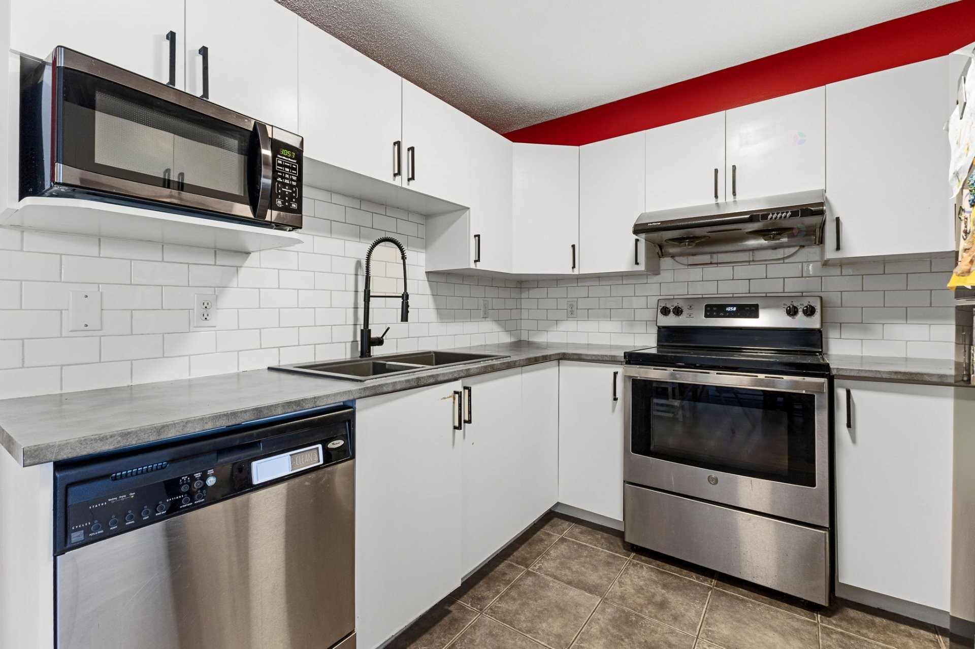 









240


Rue Henri-Matisse

, 8,
Gatineau (Gatineau),




QC
J8P0A3

