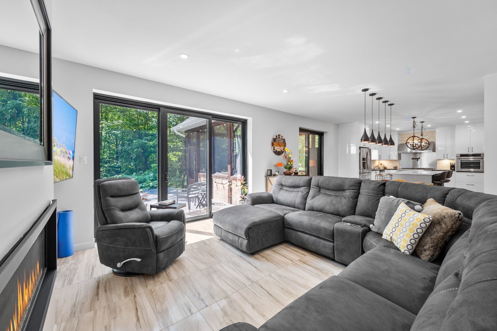 









33


Rue Lajeunesse

,
Sainte-Mélanie,




QC
J0K3A0

