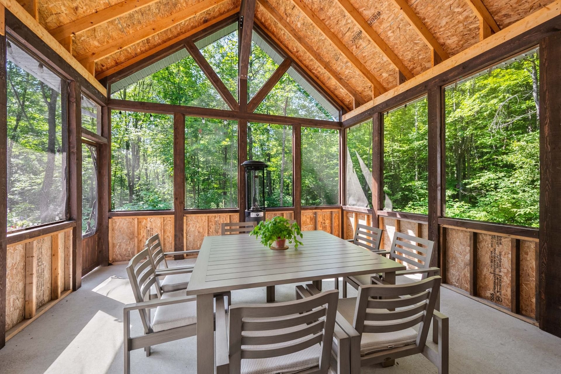 









33


Rue Lajeunesse

,
Sainte-Mélanie,




QC
J0K3A0

