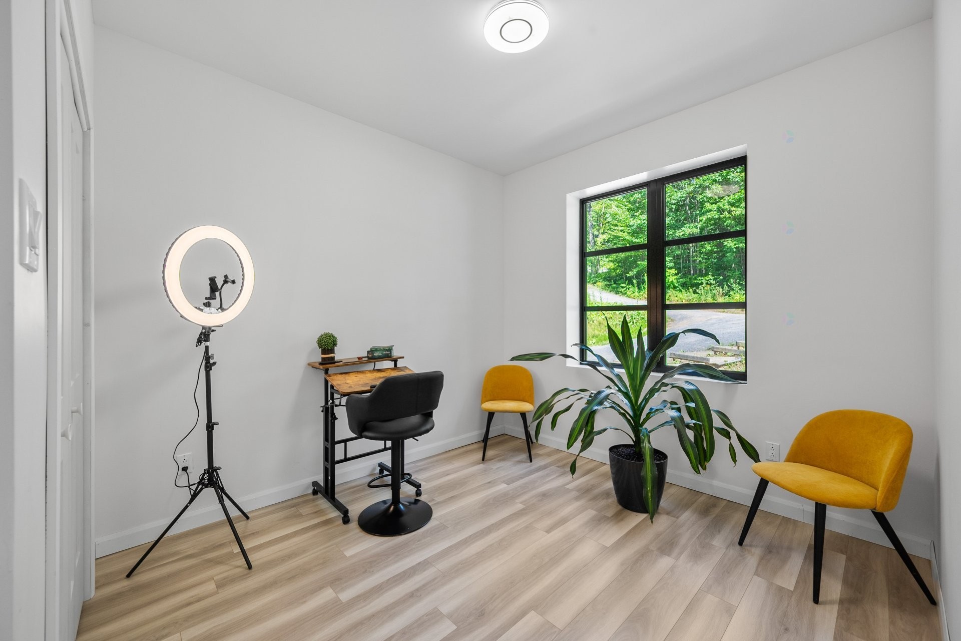 









33


Rue Lajeunesse

,
Sainte-Mélanie,




QC
J0K3A0

