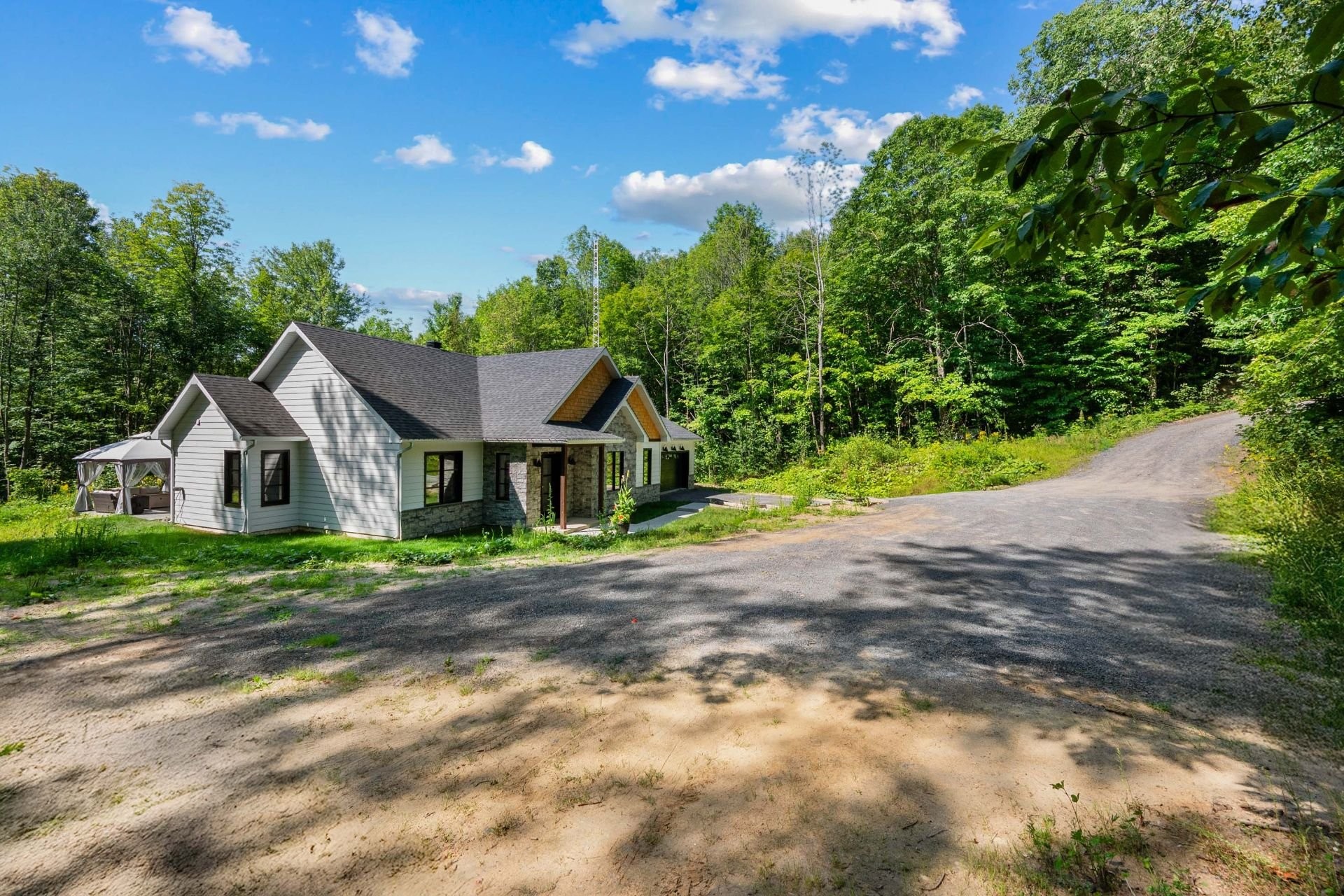 









33


Rue Lajeunesse

,
Sainte-Mélanie,




QC
J0K3A0

