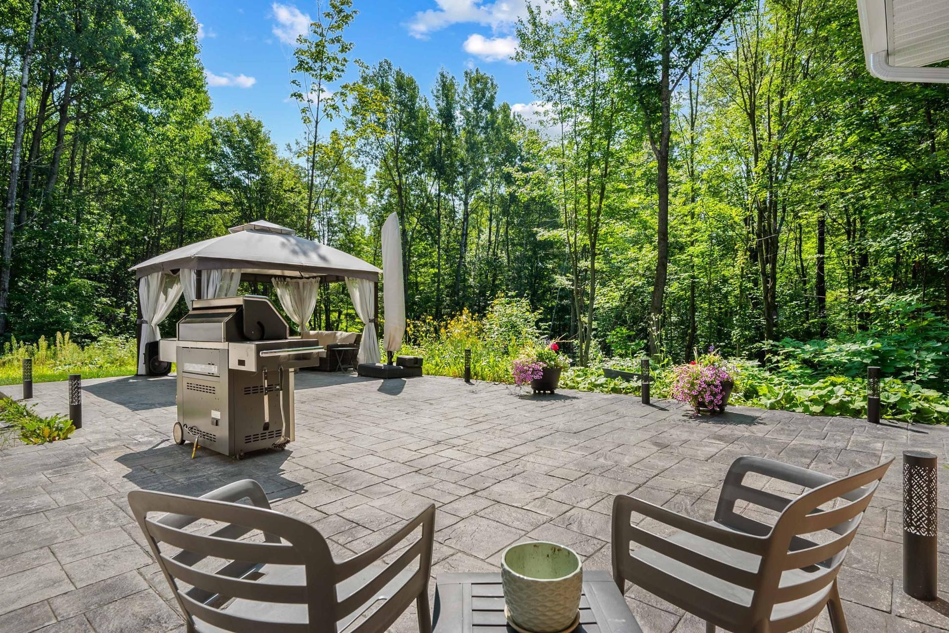 









33


Rue Lajeunesse

,
Sainte-Mélanie,




QC
J0K3A0

