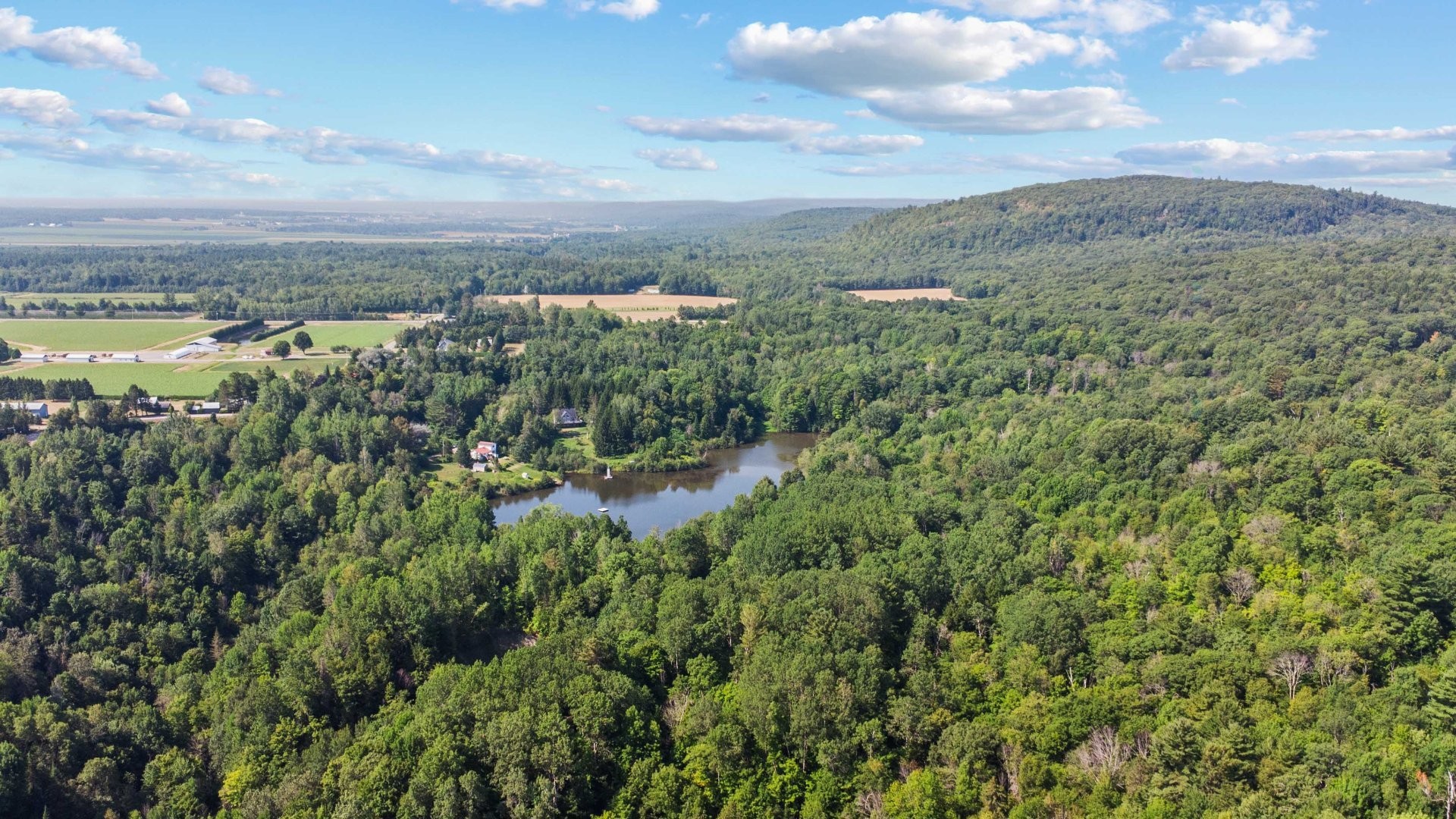 









33


Rue Lajeunesse

,
Sainte-Mélanie,




QC
J0K3A0

