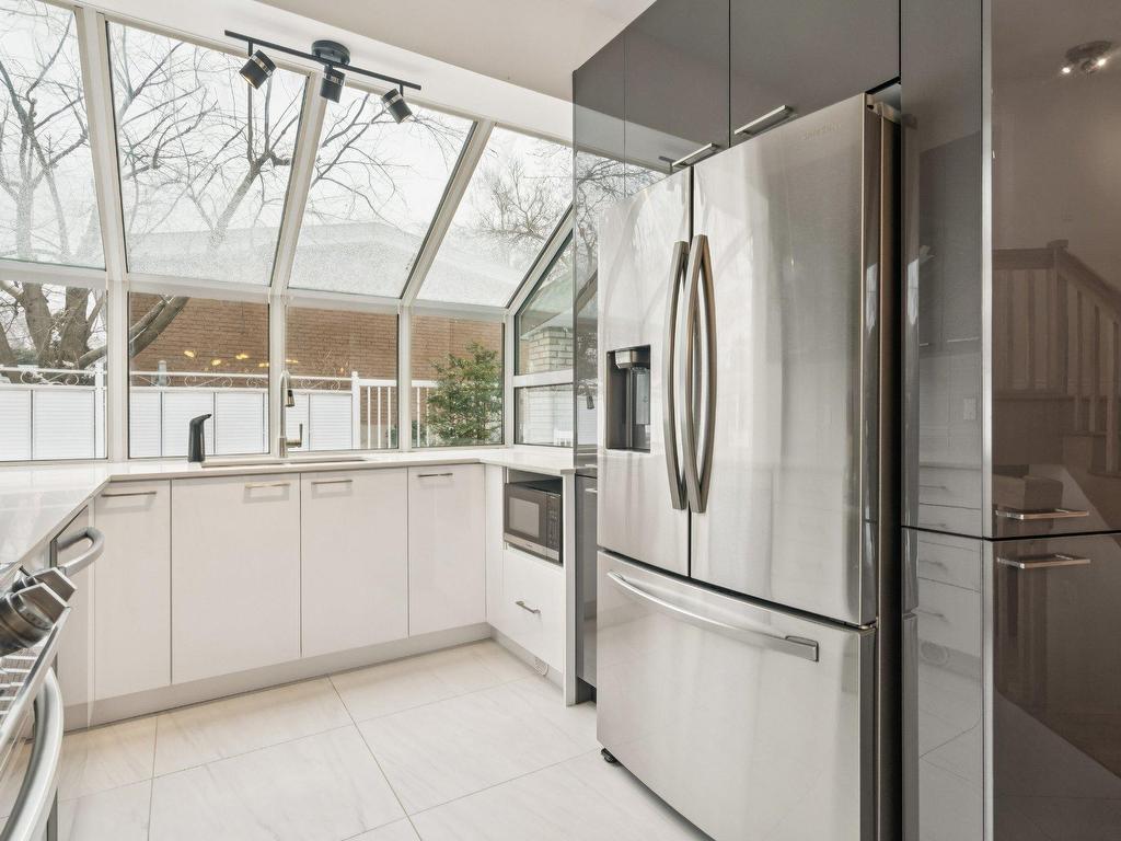 









8350


Boul. Yves-Prévost

,
Anjou (Montréal),




QC
H1K1X9

