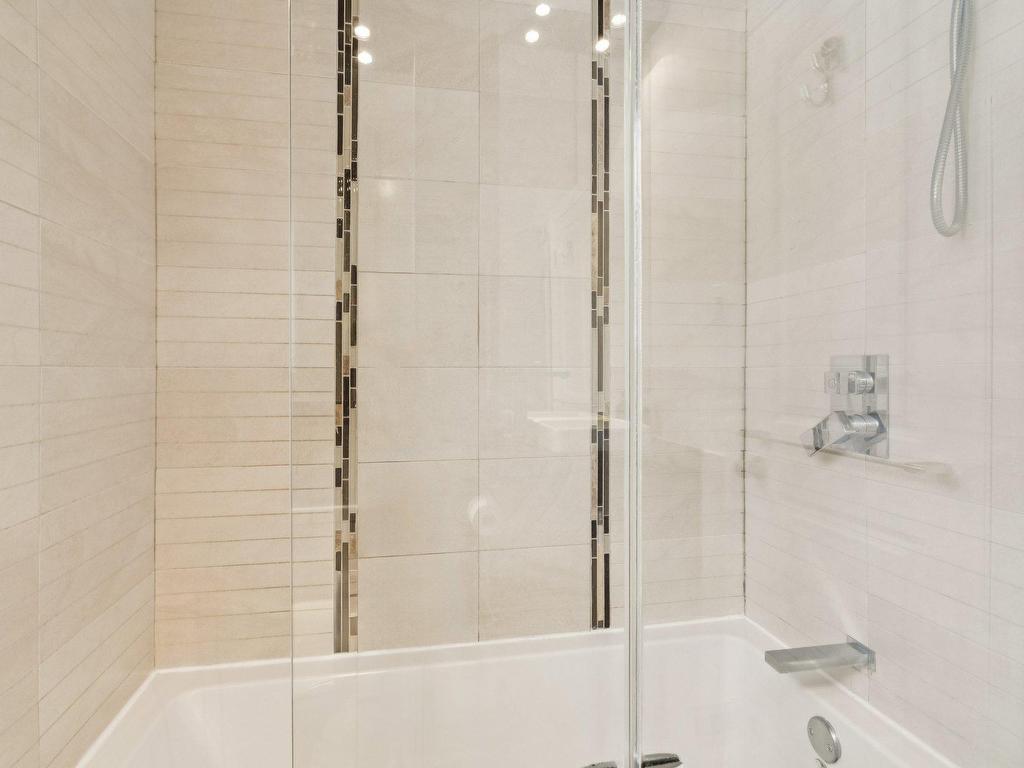 









8350


Boul. Yves-Prévost

,
Anjou (Montréal),




QC
H1K1X9

