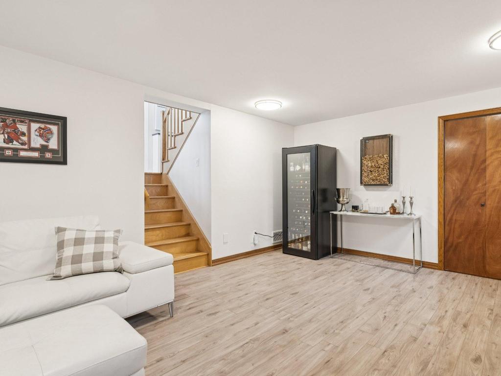 









8350


Boul. Yves-Prévost

,
Anjou (Montréal),




QC
H1K1X9

