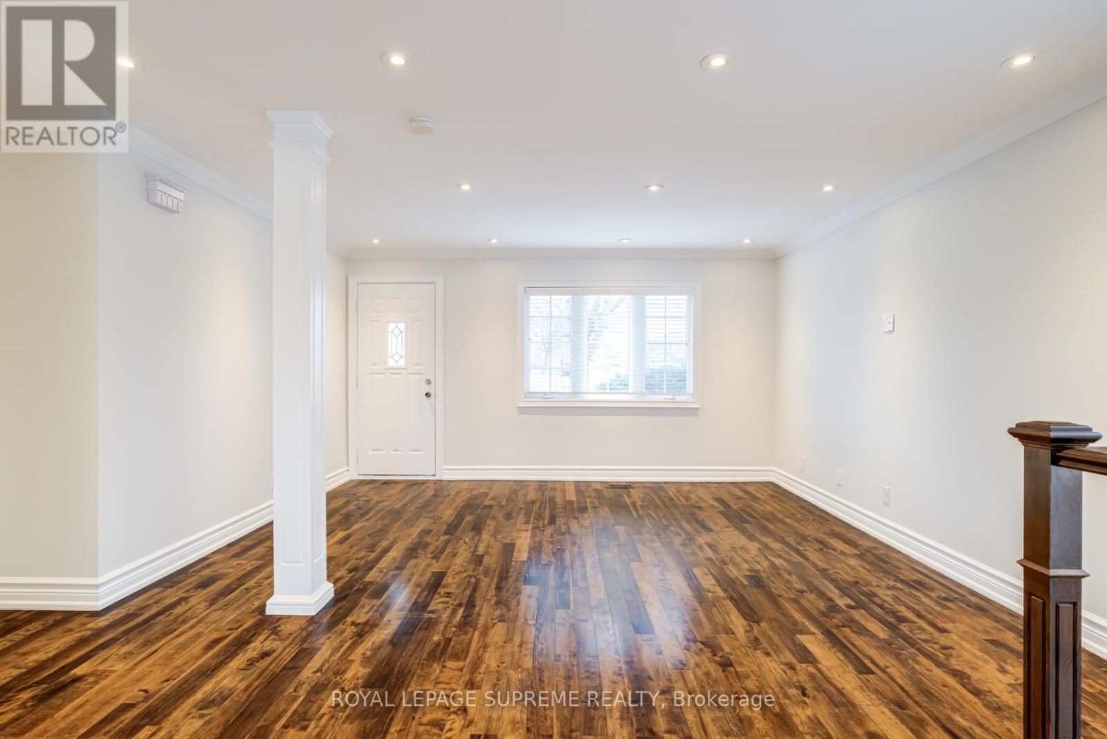 












18 FAIRWEATHER ROAD

,
Toronto,




Ontario
M6M4C7

