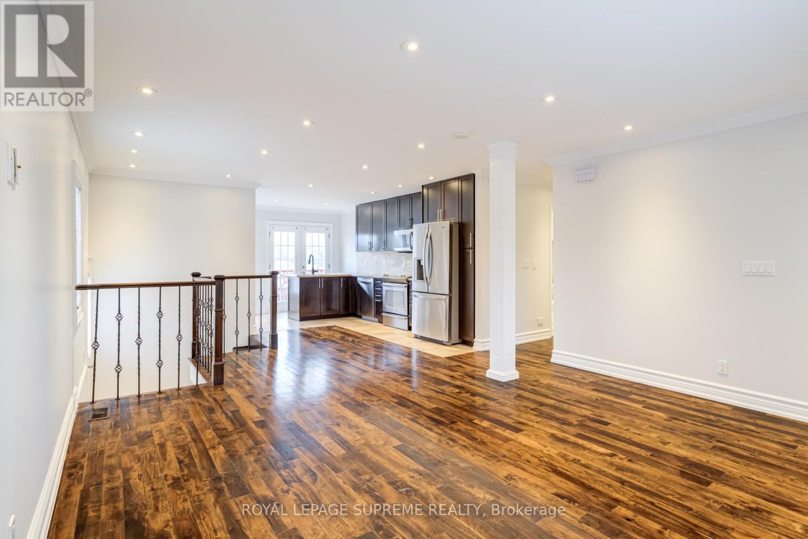 












18 FAIRWEATHER ROAD

,
Toronto,




Ontario
M6M4C7

