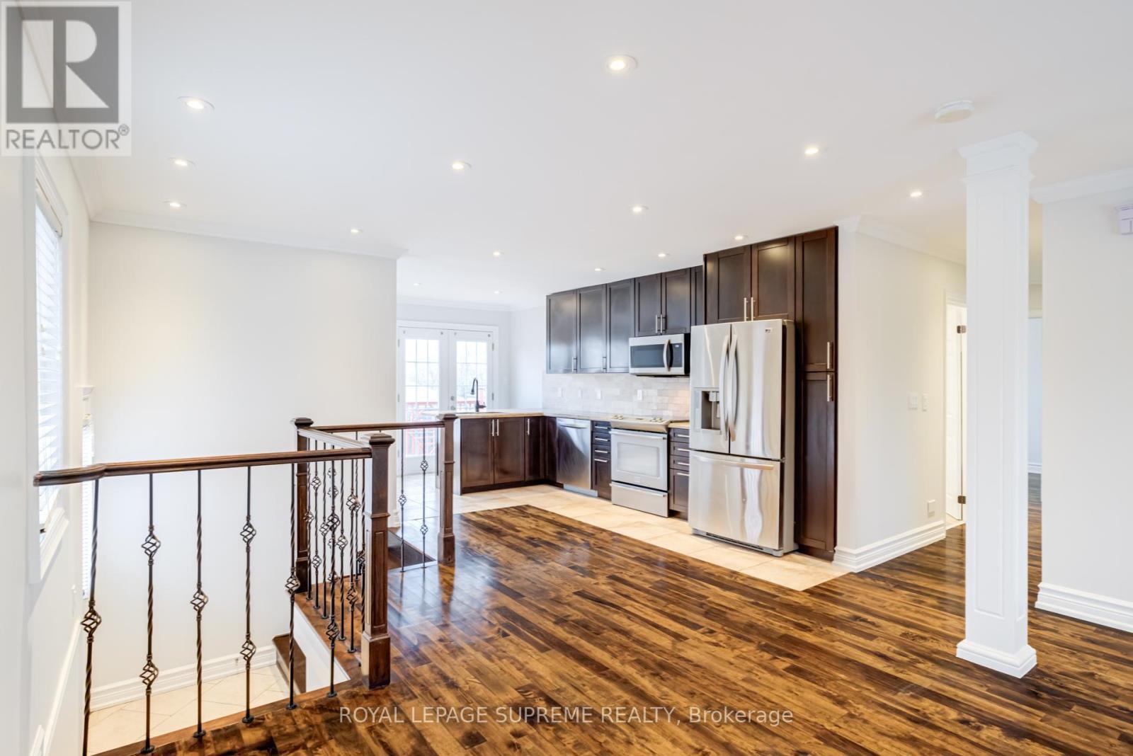 












18 FAIRWEATHER ROAD

,
Toronto,




Ontario
M6M4C7

