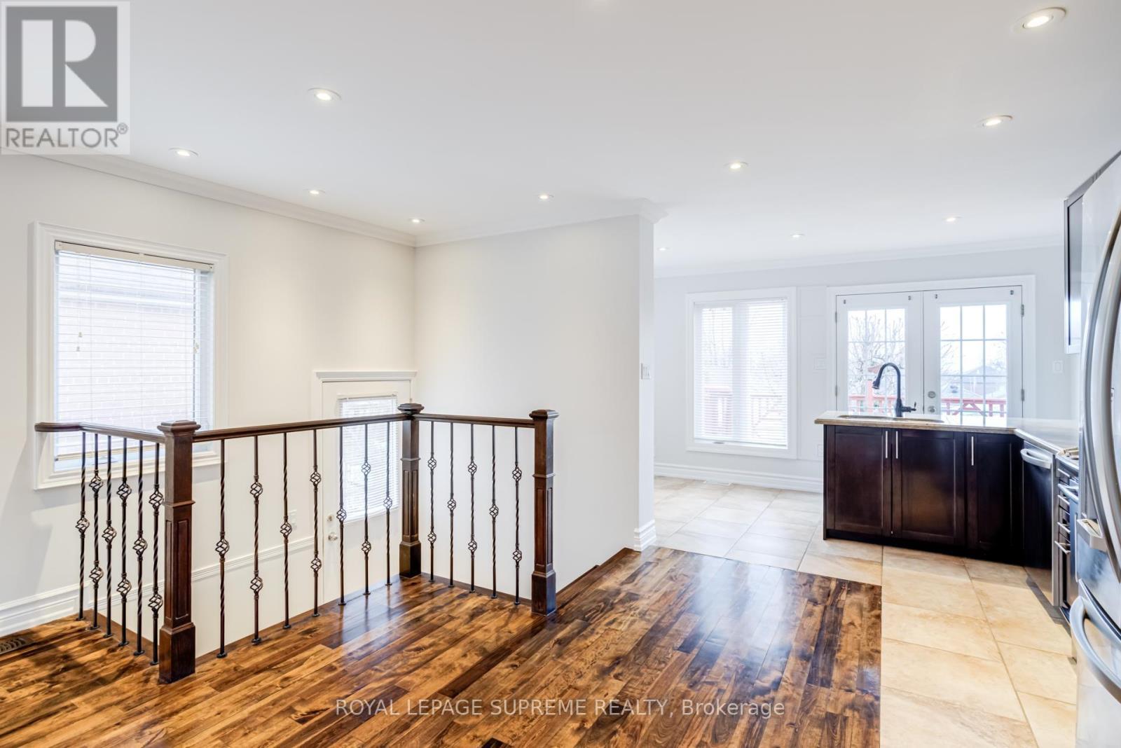 












18 FAIRWEATHER ROAD

,
Toronto,




Ontario
M6M4C7

