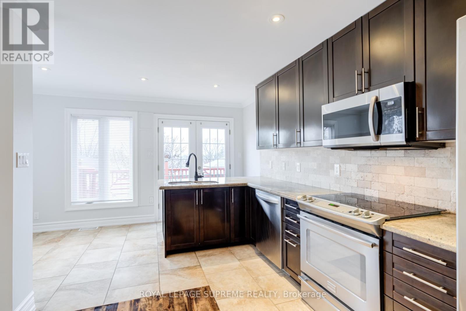 












18 FAIRWEATHER ROAD

,
Toronto,




Ontario
M6M4C7

