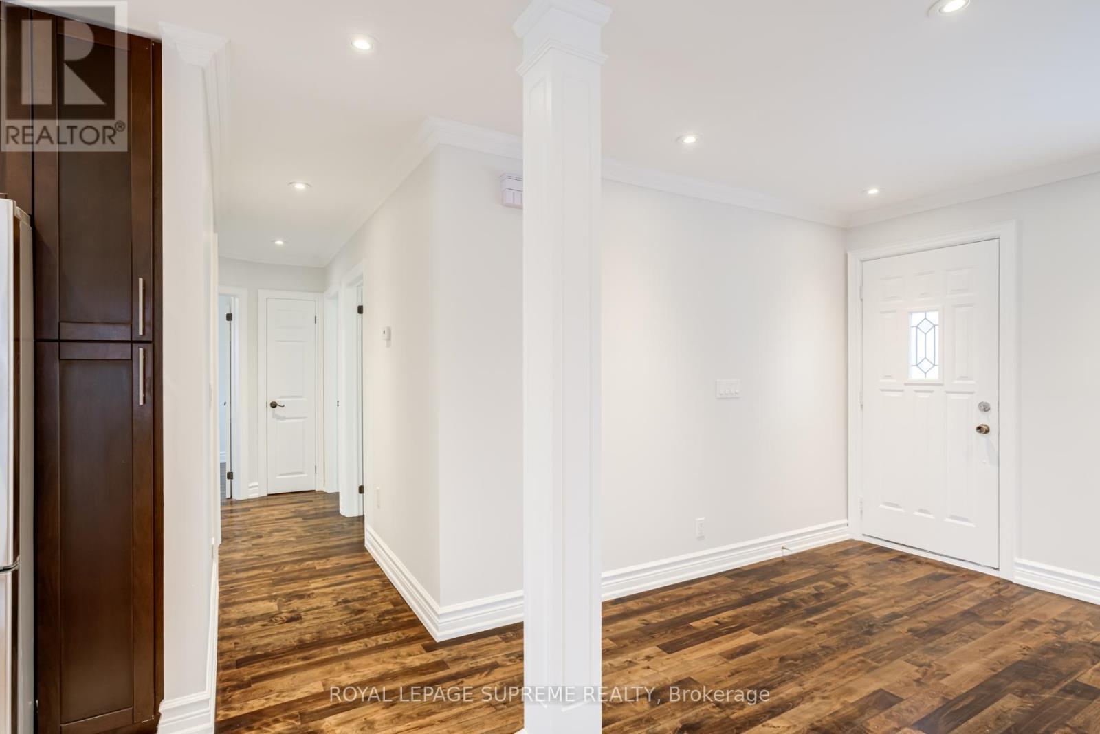 












18 FAIRWEATHER ROAD

,
Toronto,




Ontario
M6M4C7

