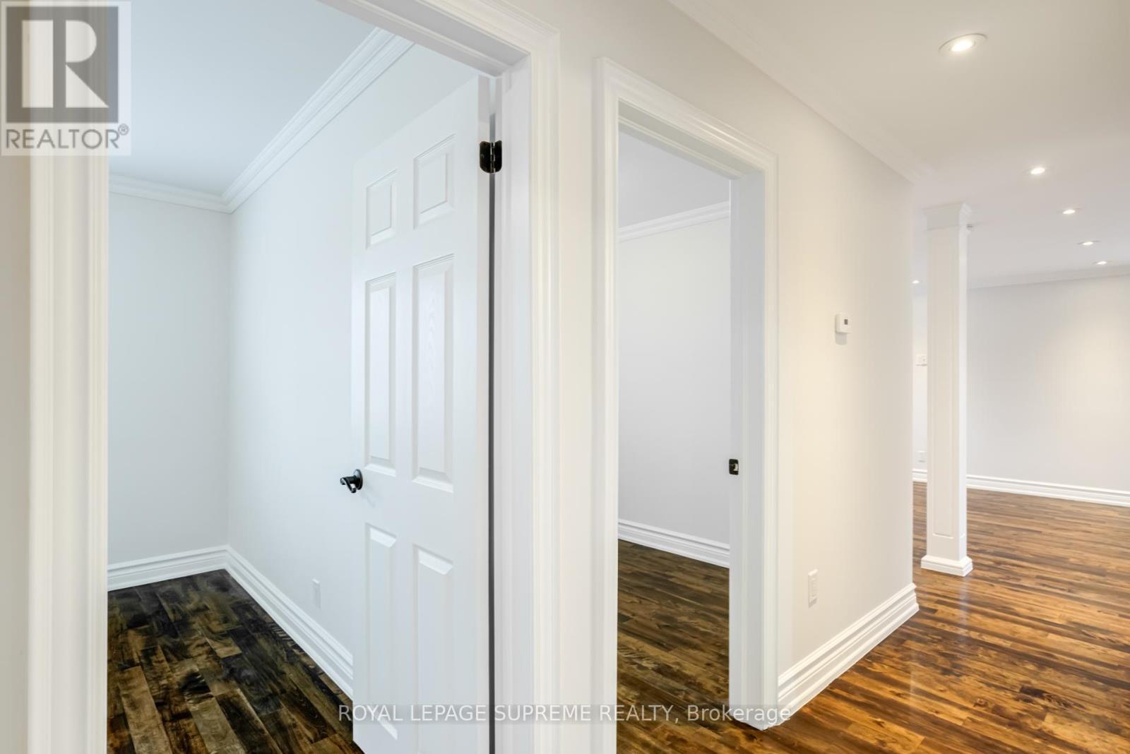 












18 FAIRWEATHER ROAD

,
Toronto,




Ontario
M6M4C7

