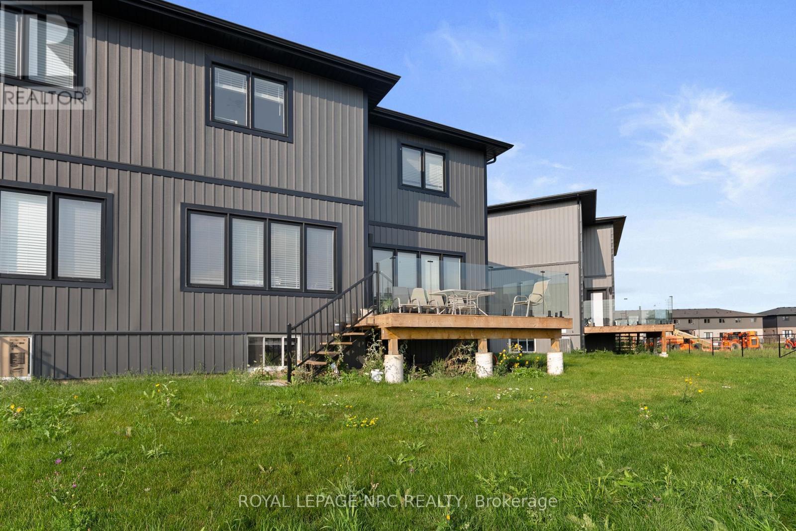 












7392 SPLENDOUR DRIVE

,
Niagara Falls (Brown),




Ontario
L2H3V8

