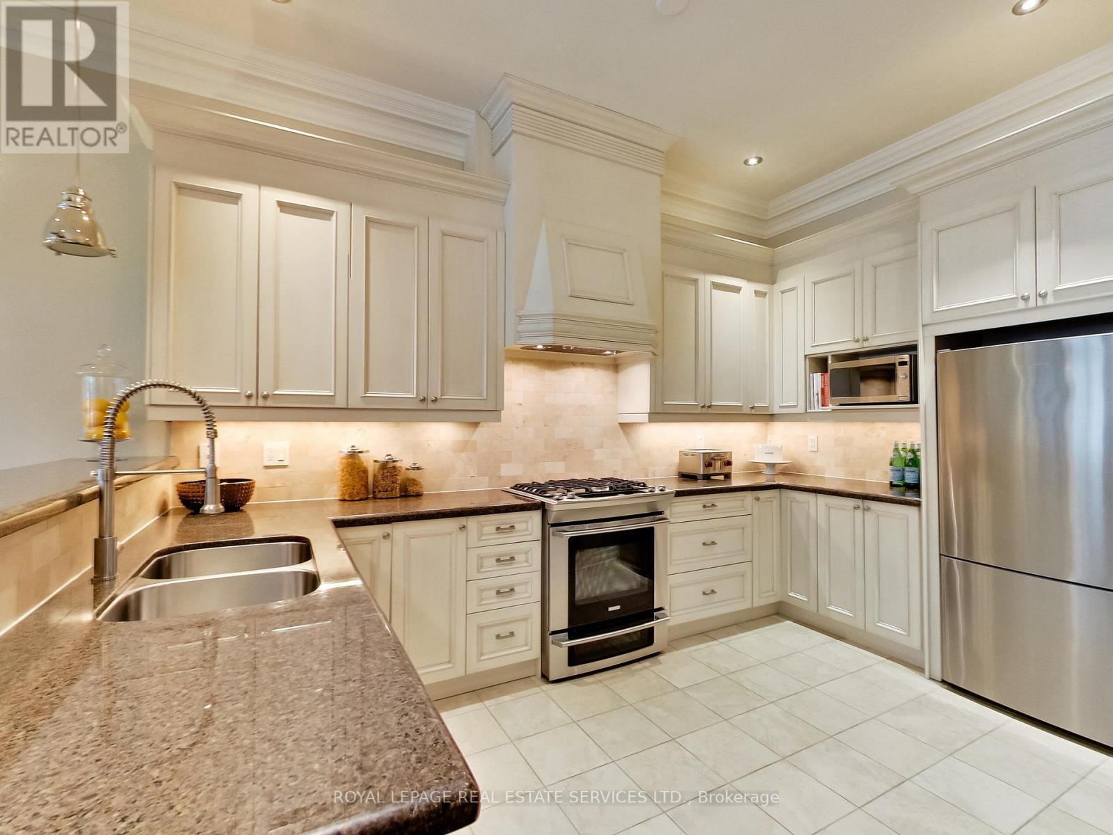 












217A ALDERCREST ROAD

,
Toronto,




Ontario
M8W4J5

