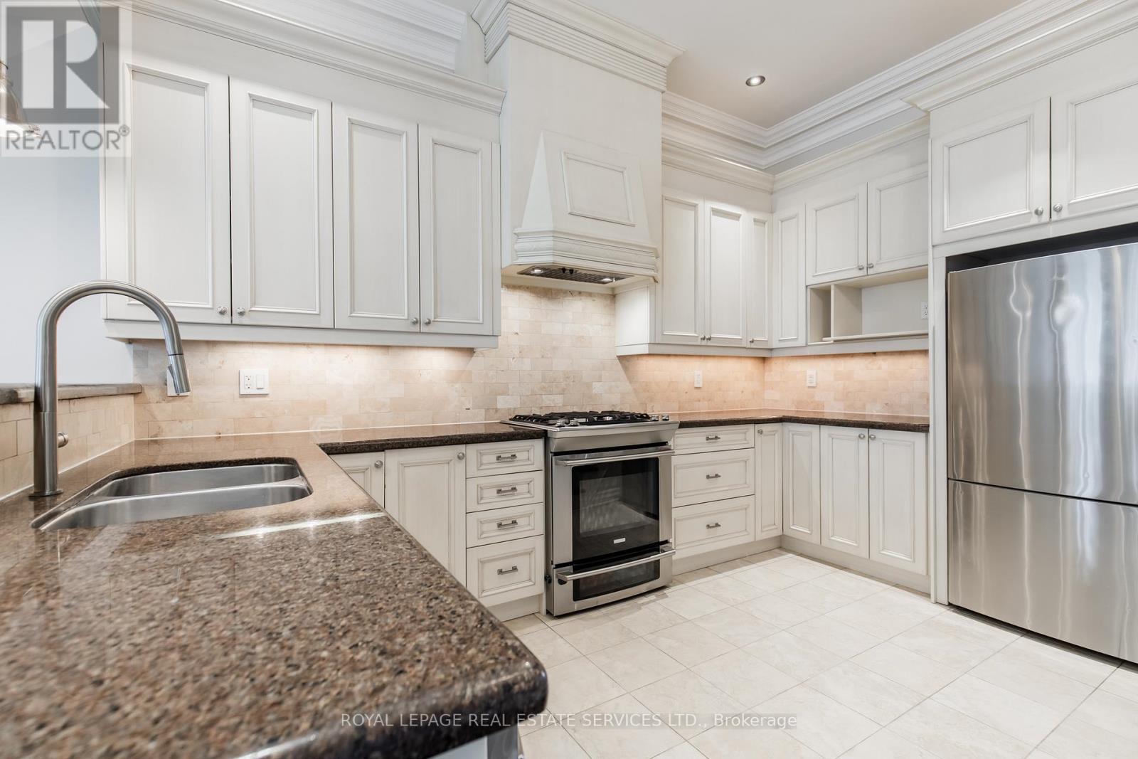 












217A ALDERCREST ROAD

,
Toronto,




Ontario
M8W4J5

