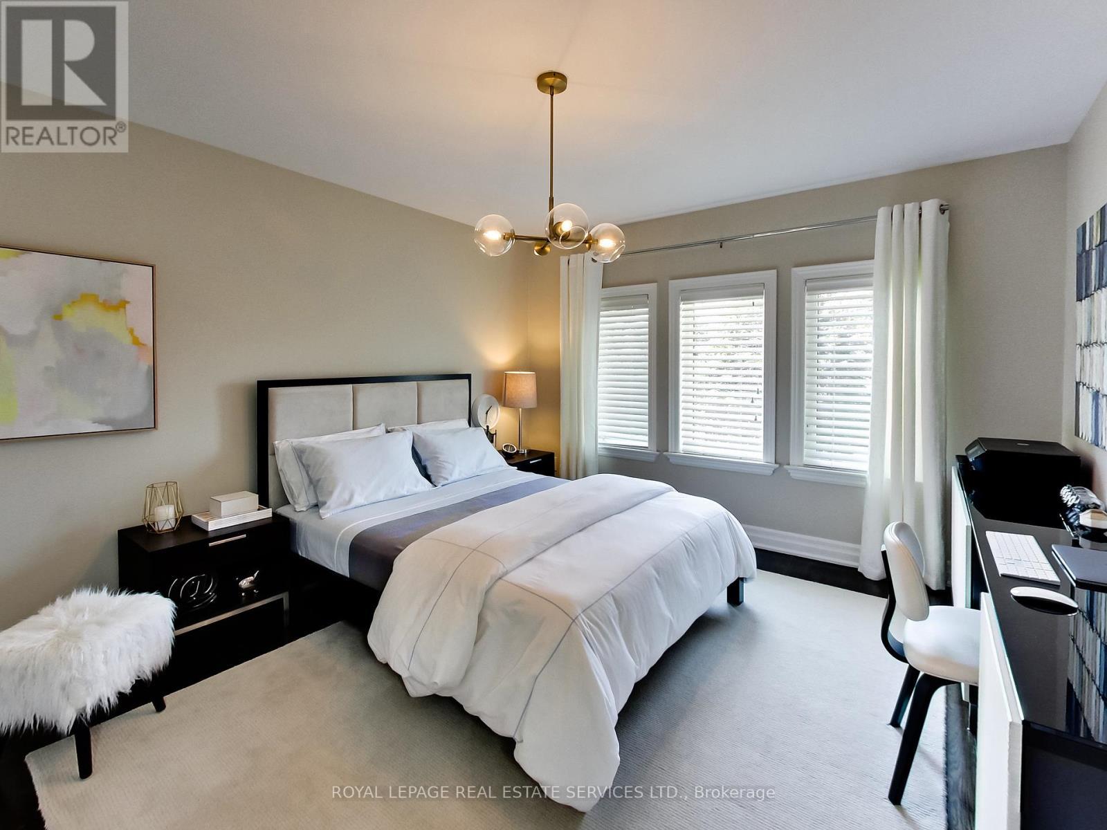 












217A ALDERCREST ROAD

,
Toronto,




Ontario
M8W4J5

