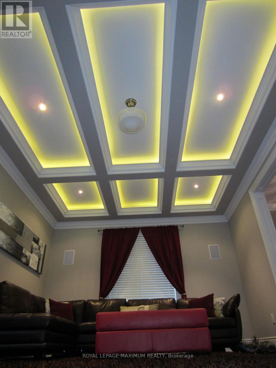 












16 ORION AVENUE

,
Vaughan,




Ontario
L4H0B3

