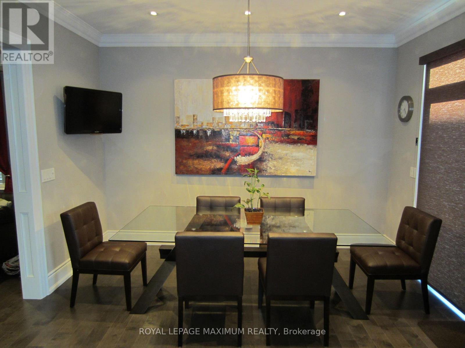 












16 ORION AVENUE

,
Vaughan,




Ontario
L4H0B3

