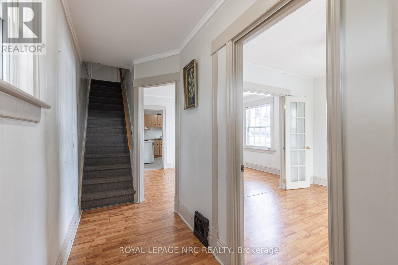 












44 CARLISLE STREET

,
St. Catharines,




Ontario
L2R4H4

