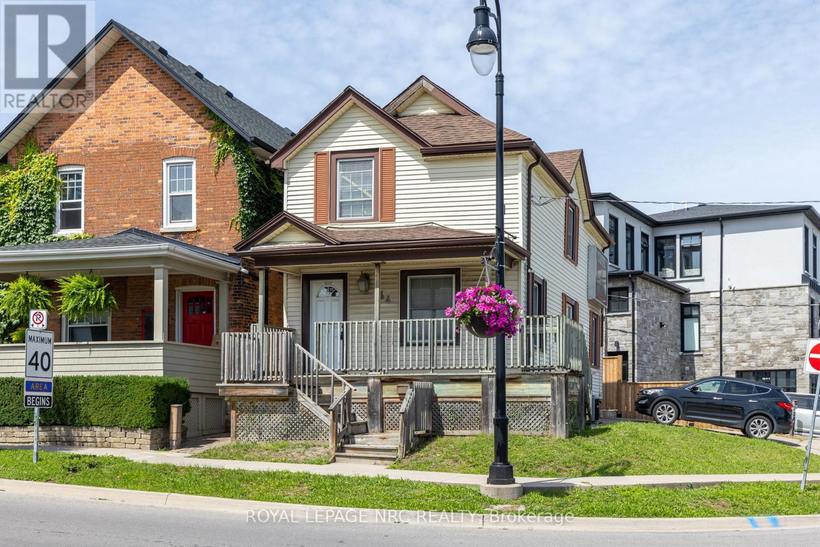 












44 CARLISLE STREET

,
St. Catharines,




Ontario
L2R4H4

