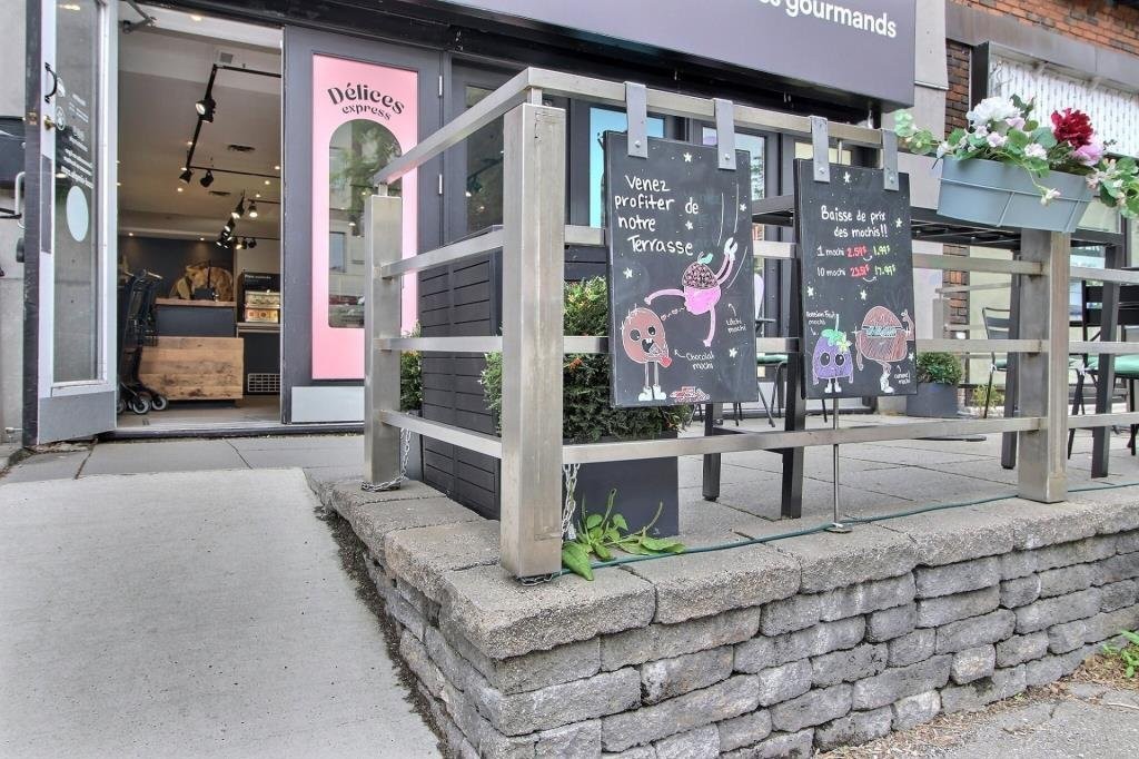 









5511

 - 5513


Av. de Monkland

,
Montréal (Côte-des-Neiges/Notre-Dame-de-Grâce),




QC
H4A1C8

