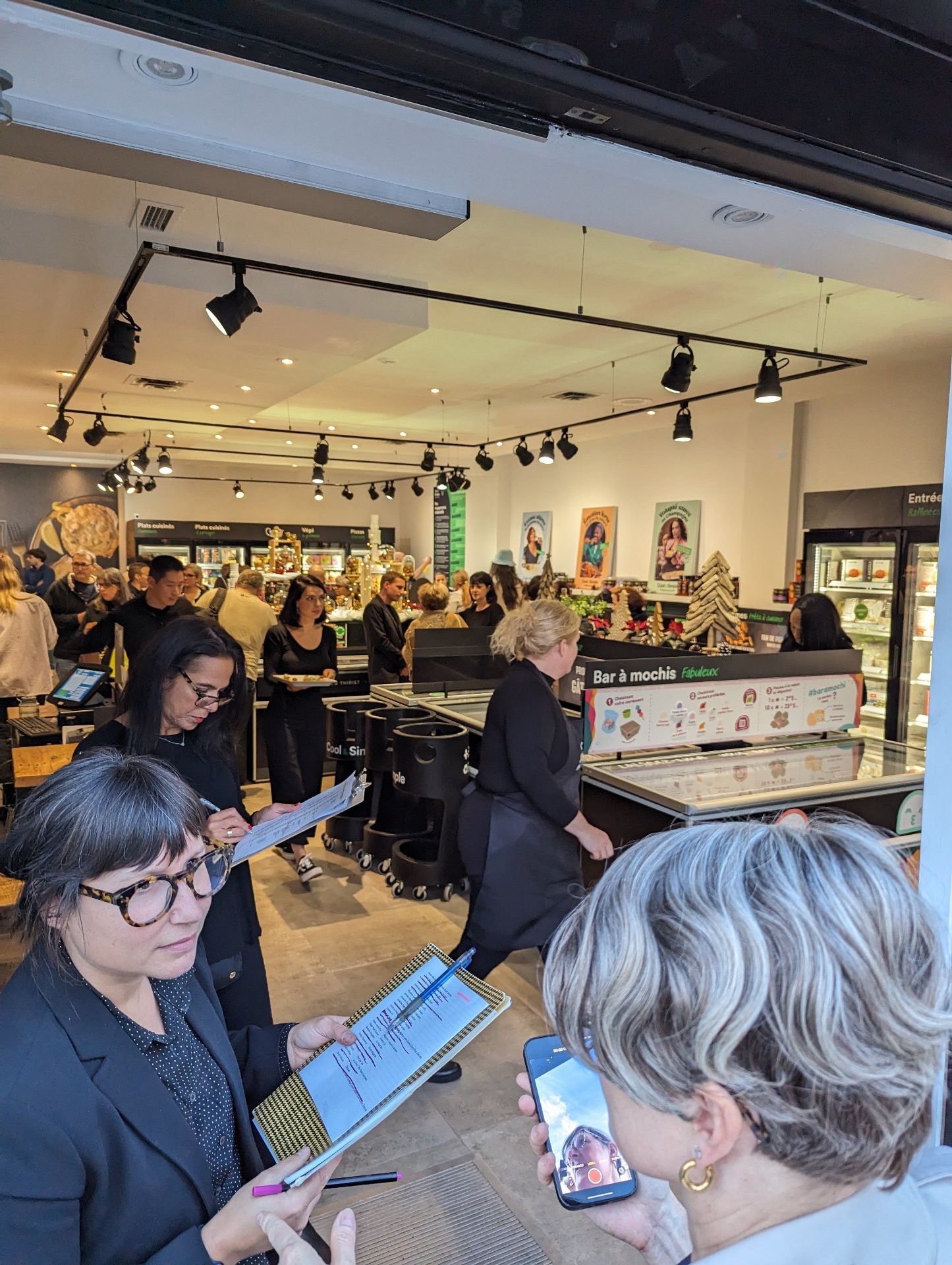 









5511

 - 5513


Av. de Monkland

,
Montréal (Côte-des-Neiges/Notre-Dame-de-Grâce),




QC
H4A1C8

