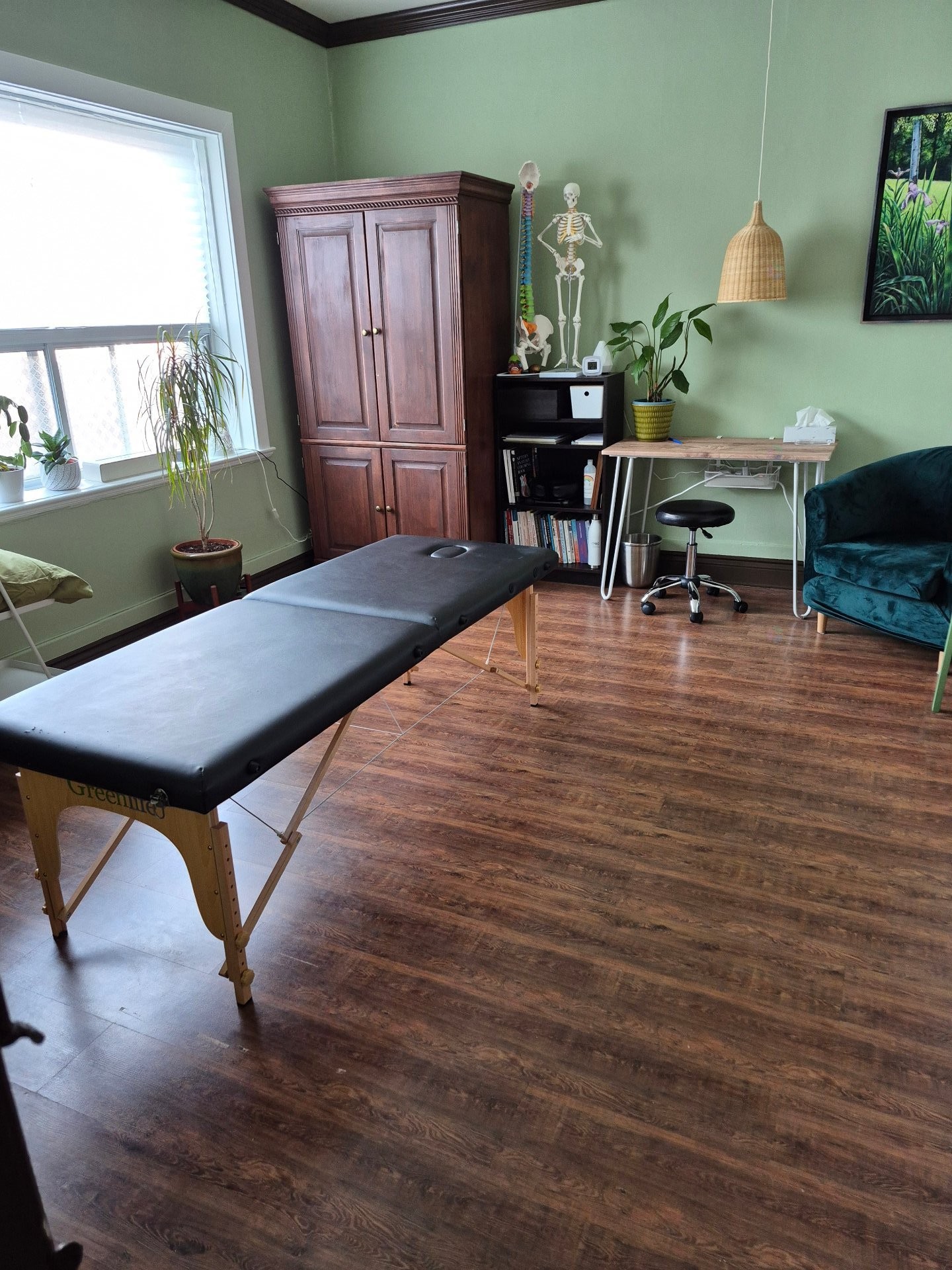









5511

 - 5513


Av. de Monkland

,
Montréal (Côte-des-Neiges/Notre-Dame-de-Grâce),




QC
H4A1C8

