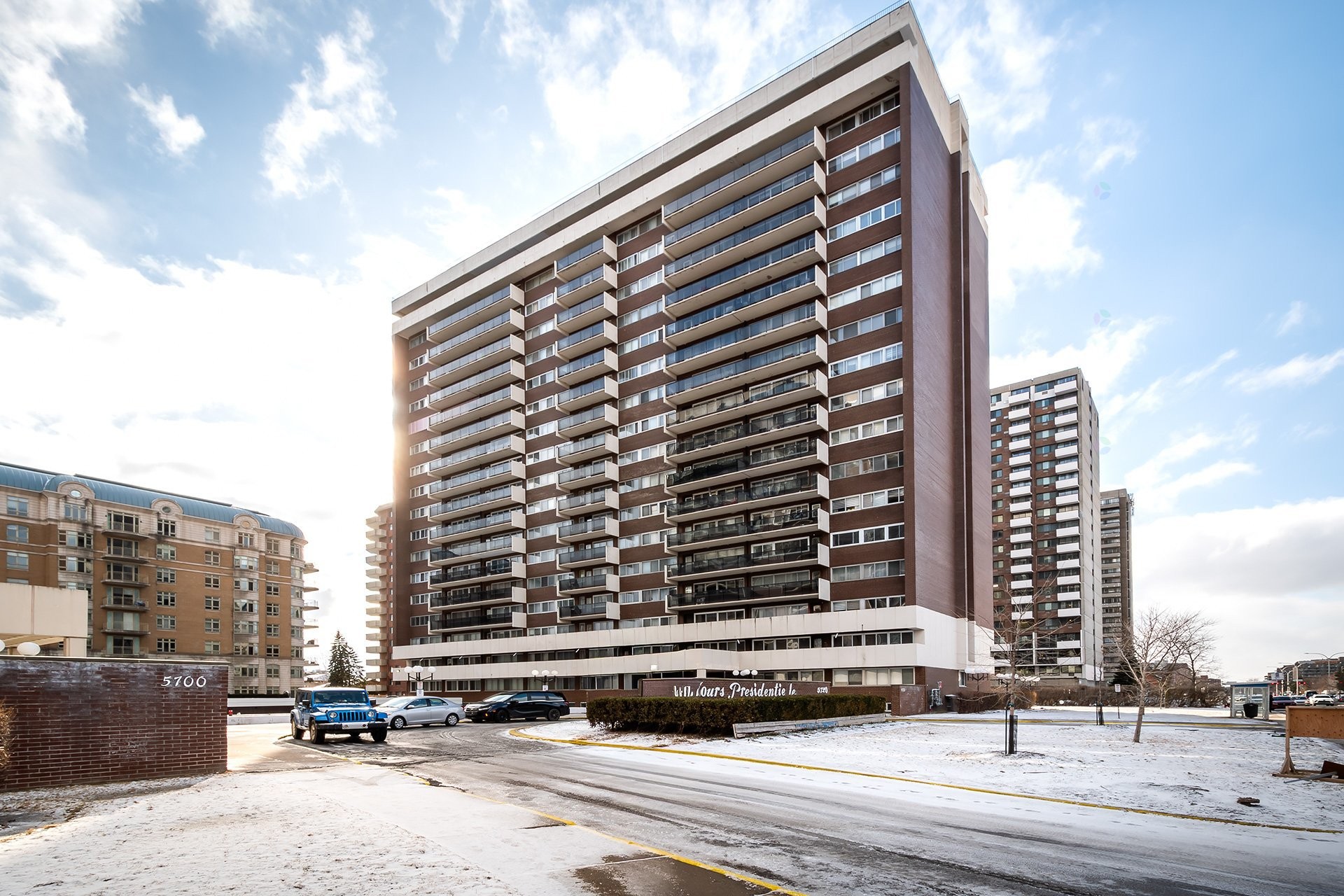 









5720


Boul. Cavendish

, 509,
Côte-Saint-Luc,




QC
H4W1S9

