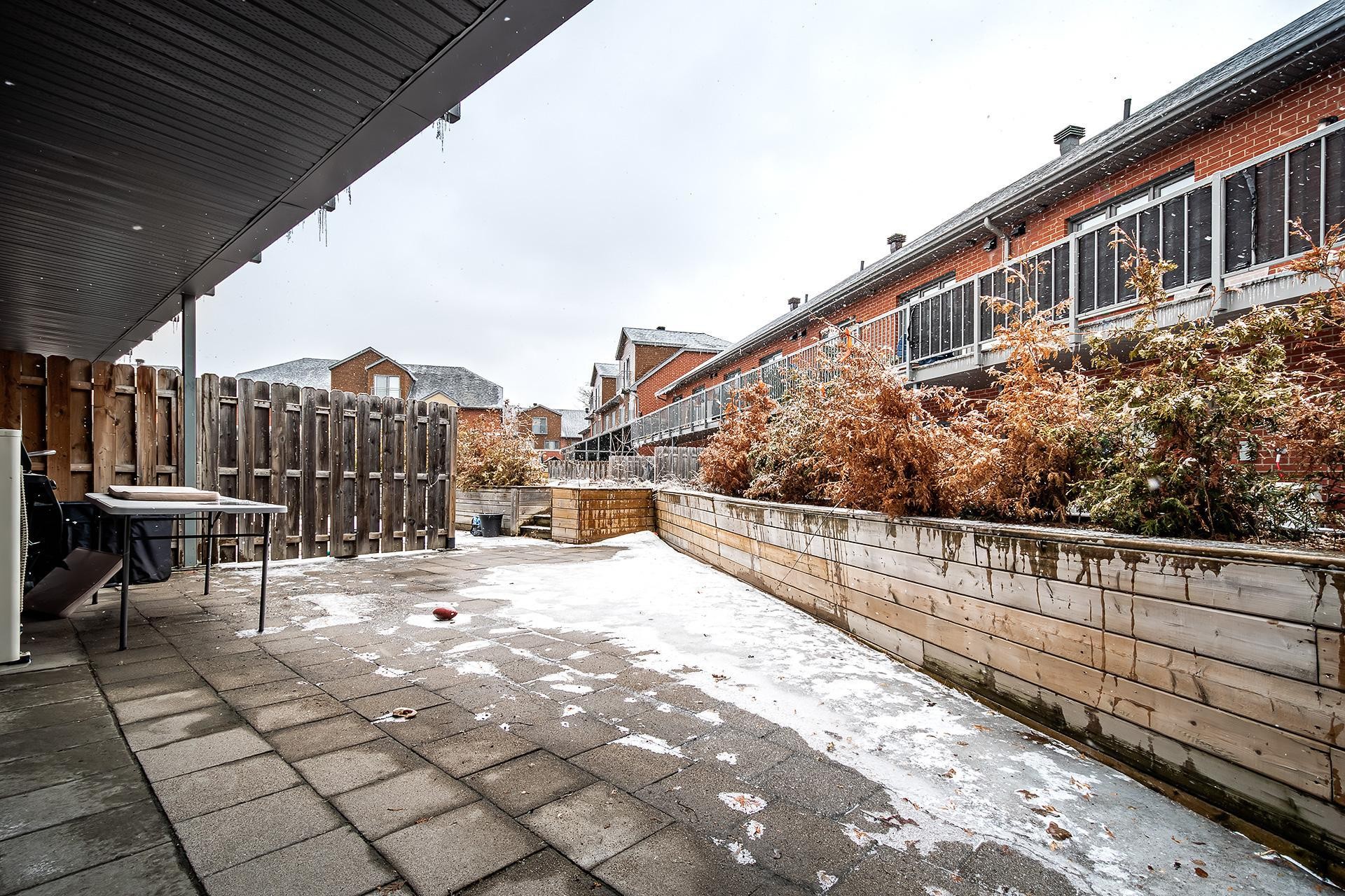 









5788B


Av. Parkhaven

,
Côte-Saint-Luc,




QC
H4W1X9

