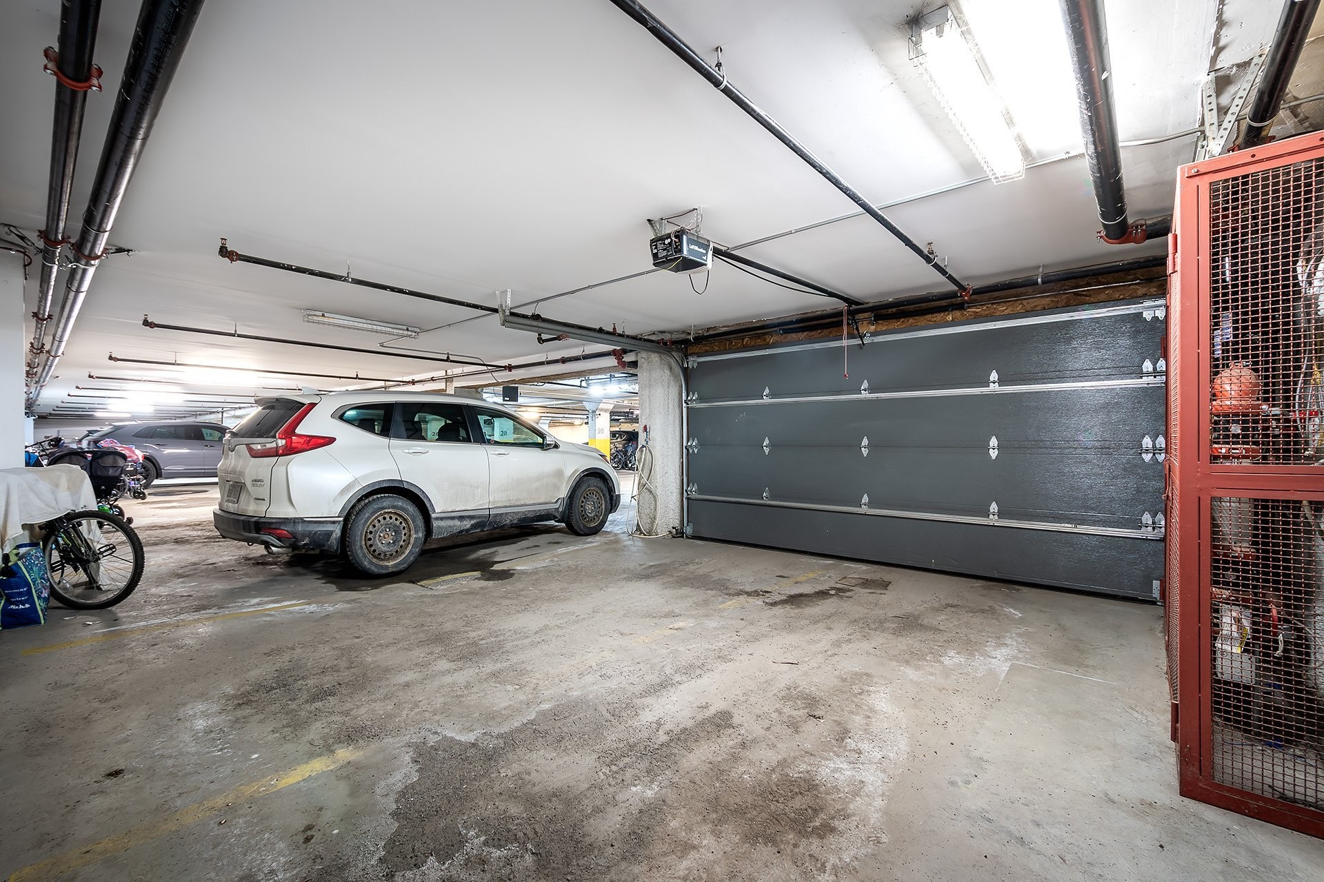 









5788B


Av. Parkhaven

,
Côte-Saint-Luc,




QC
H4W1X9

