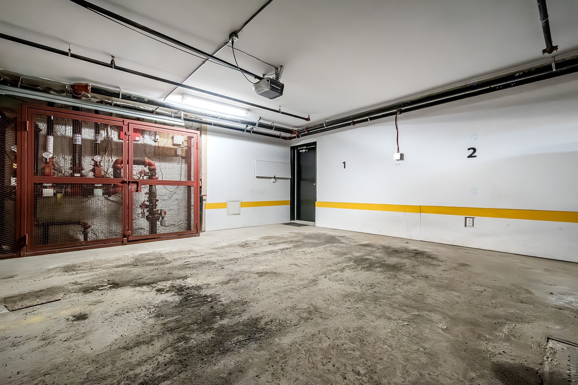 









5788B


Av. Parkhaven

,
Côte-Saint-Luc,




QC
H4W1X9

