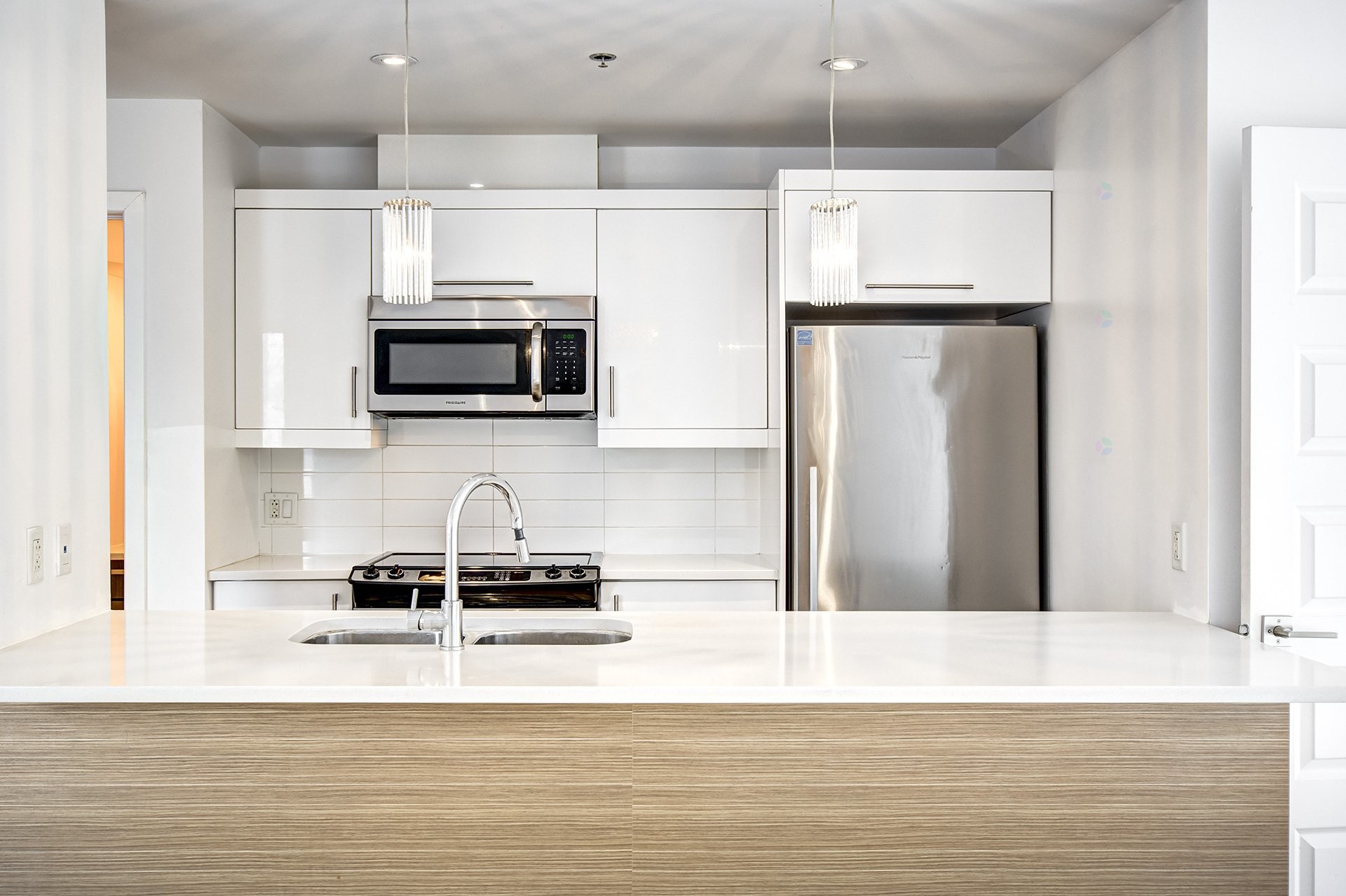 









5788B


Av. Parkhaven

,
Côte-Saint-Luc,




QC
H4W1X9

